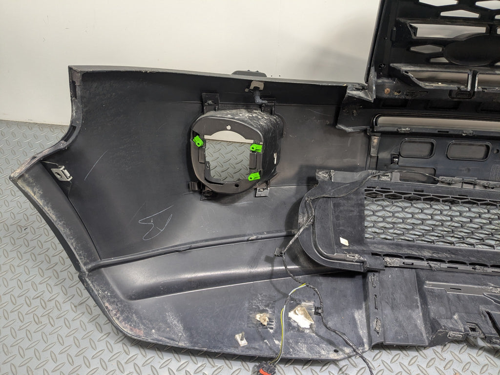 2008 - 2015 LAND ROVER LR2 OEM FRONT BUMPER COVER ASSEMBLY WITH GRILL GRILLE