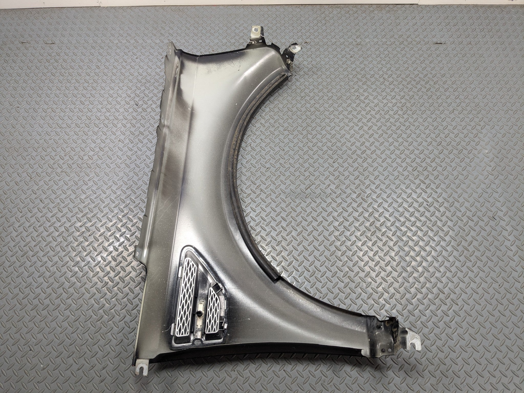 2008 - 2015 LAND ROVER LR2 OEM FENDER COVER PANEL FRONT LEFT DRIVER SIDE