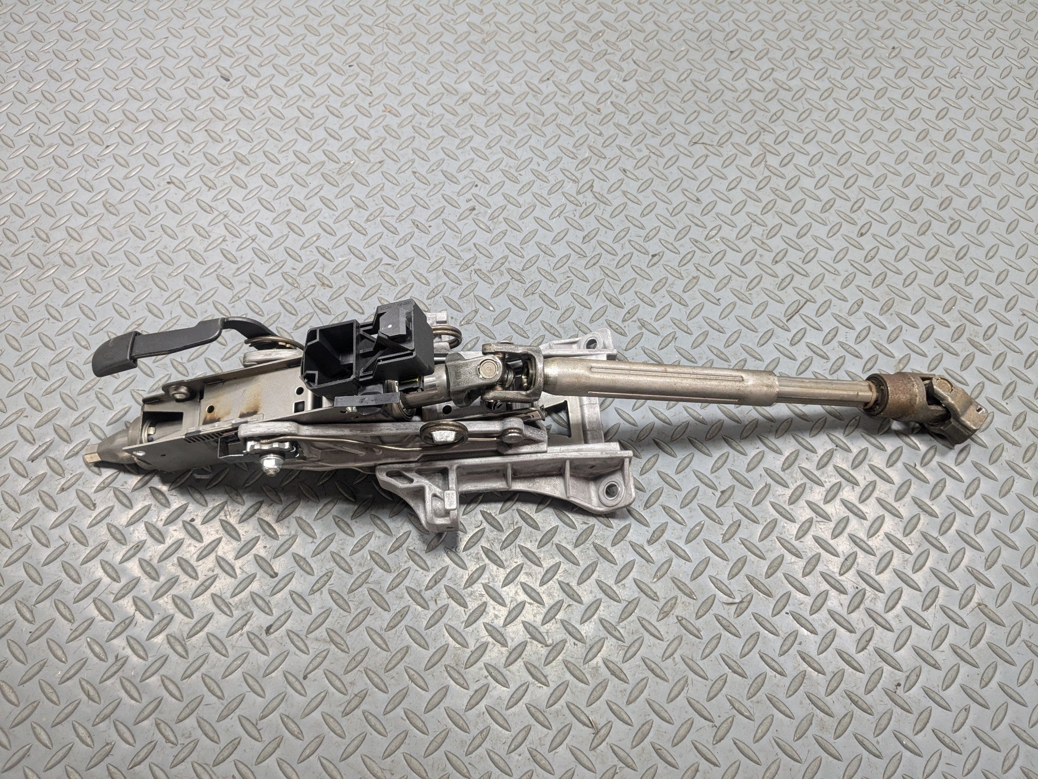 08 - 15 LAND ROVER LR2 OEM POWER ADJUSTMENT ELECTRIC STEERING COLUMN ASSEMBLY