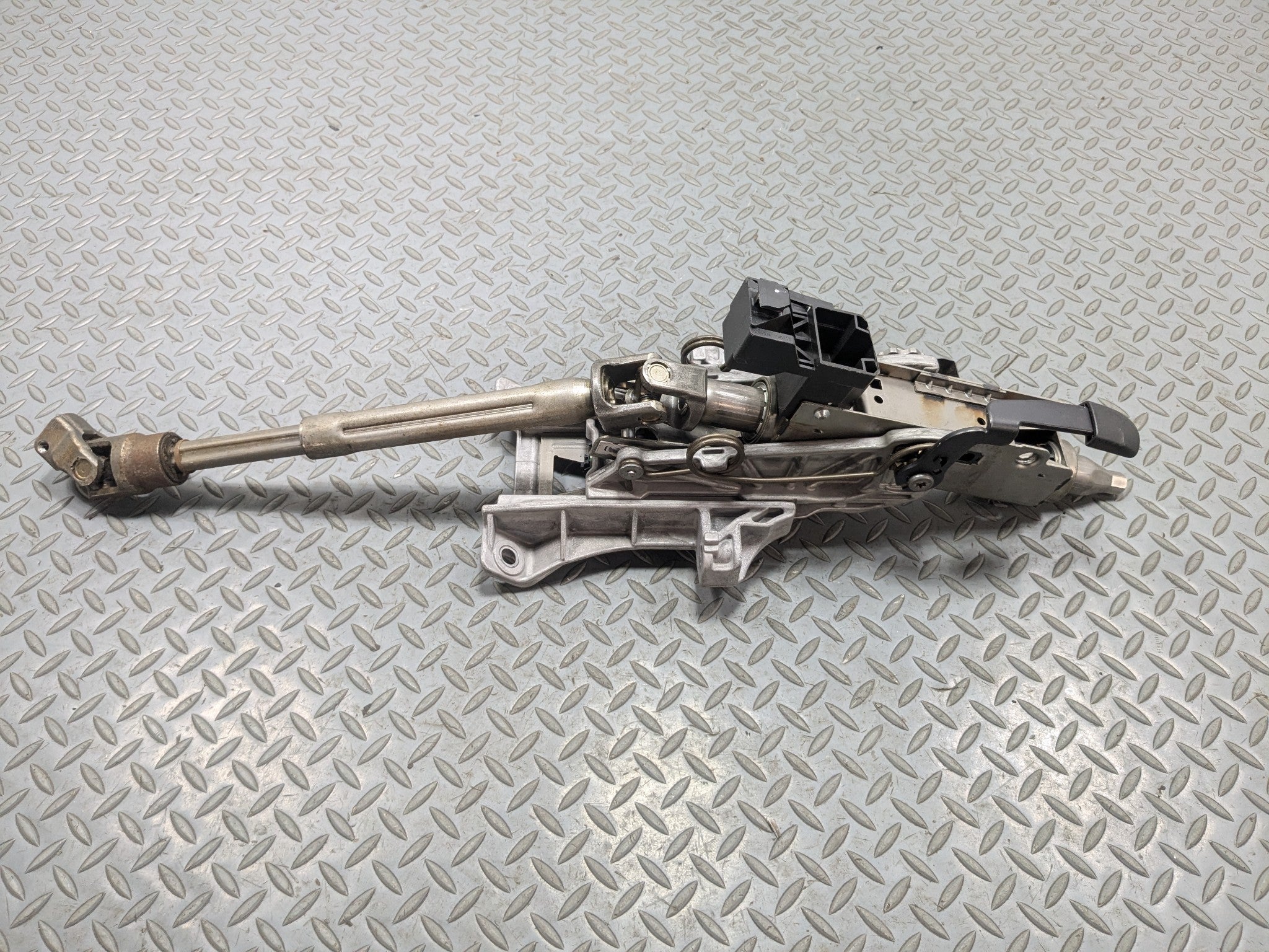 08 - 15 LAND ROVER LR2 OEM POWER ADJUSTMENT ELECTRIC STEERING COLUMN ASSEMBLY