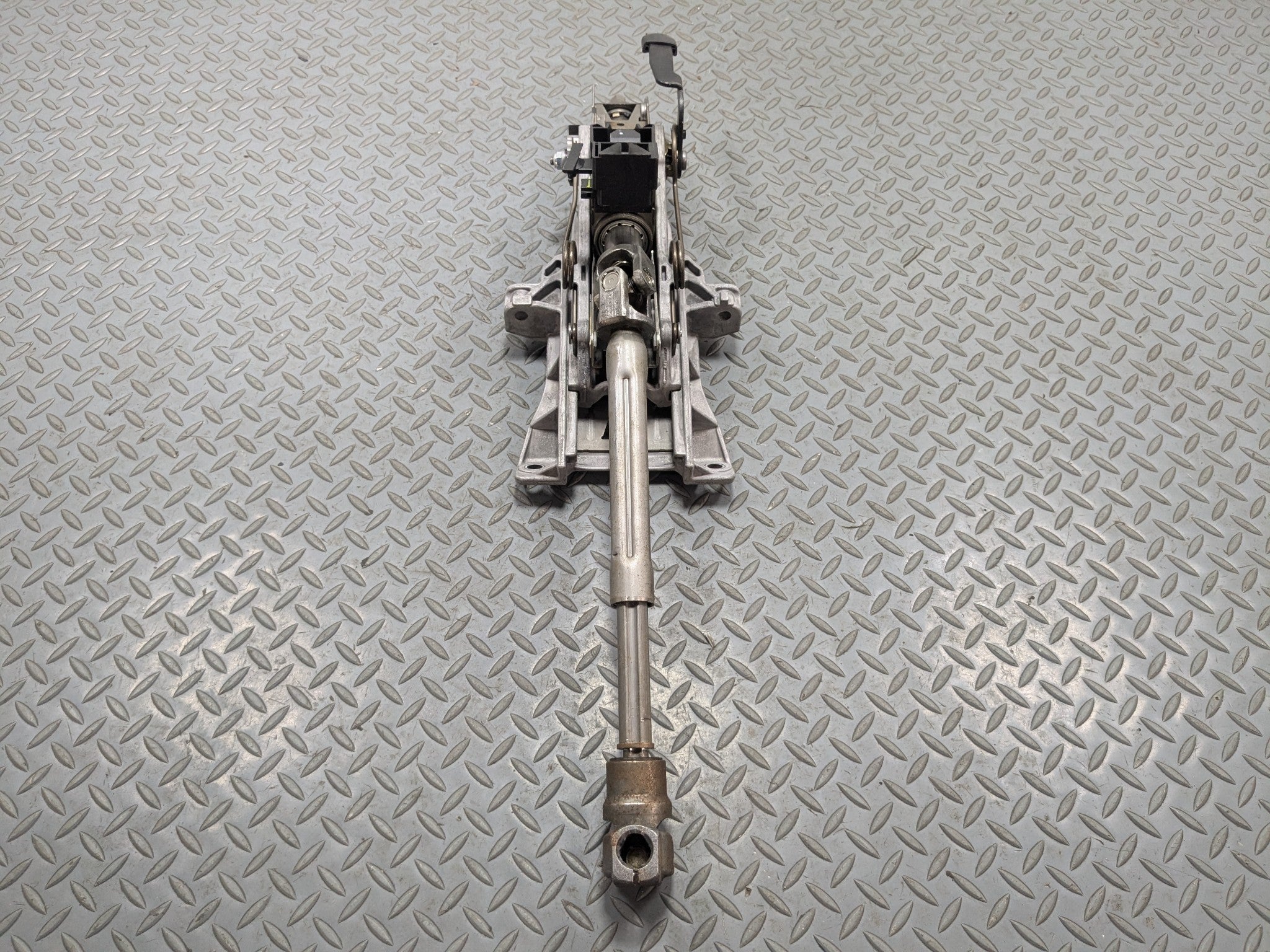 08 - 15 LAND ROVER LR2 OEM POWER ADJUSTMENT ELECTRIC STEERING COLUMN ASSEMBLY