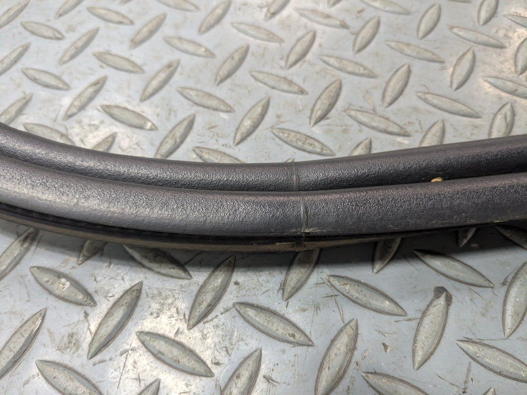 2008 - 2015 LAND ROVER LR2 OEM DOOR SEAL WEATHER STRIPPING RUBBER REAR TRUNK