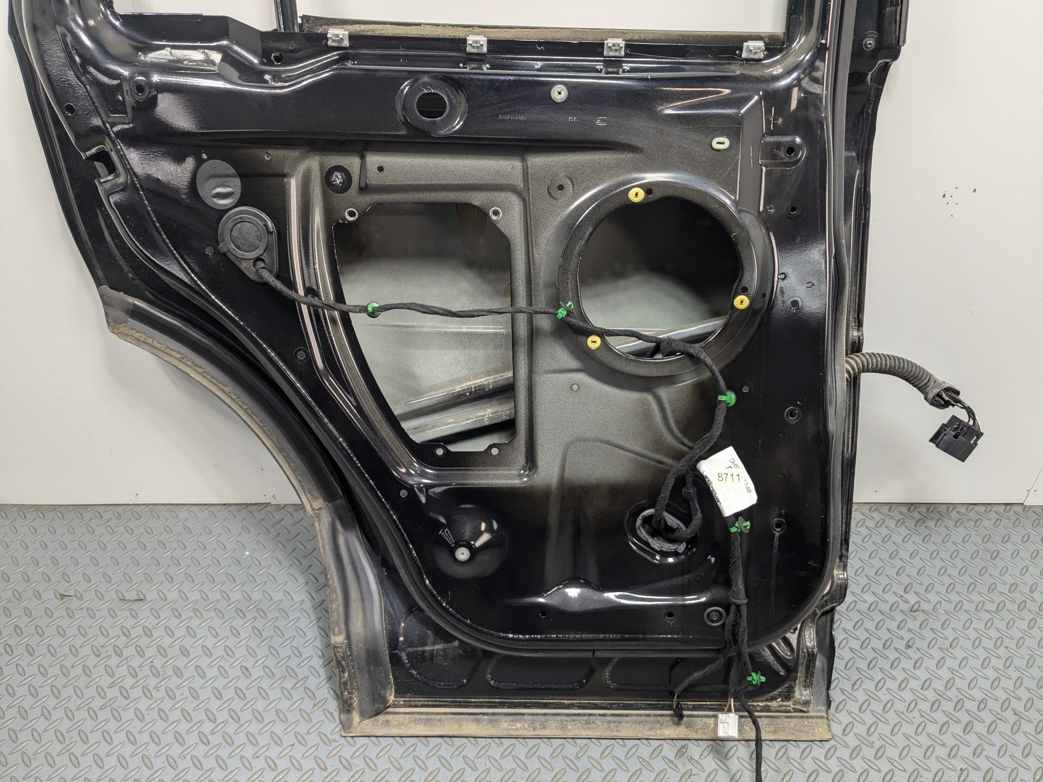 08 - 15 LAND ROVER LR2 OEM DOOR SHELL PANEL SANTORINI BLACK METALLIC REAR LEFT