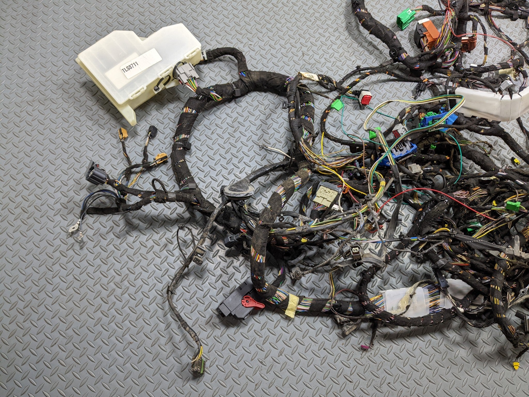 2008 - 2015 LAND ROVER LR2 OEM INTERIOR BODY WIRE HARNESS CABLE AND CONNECTOR