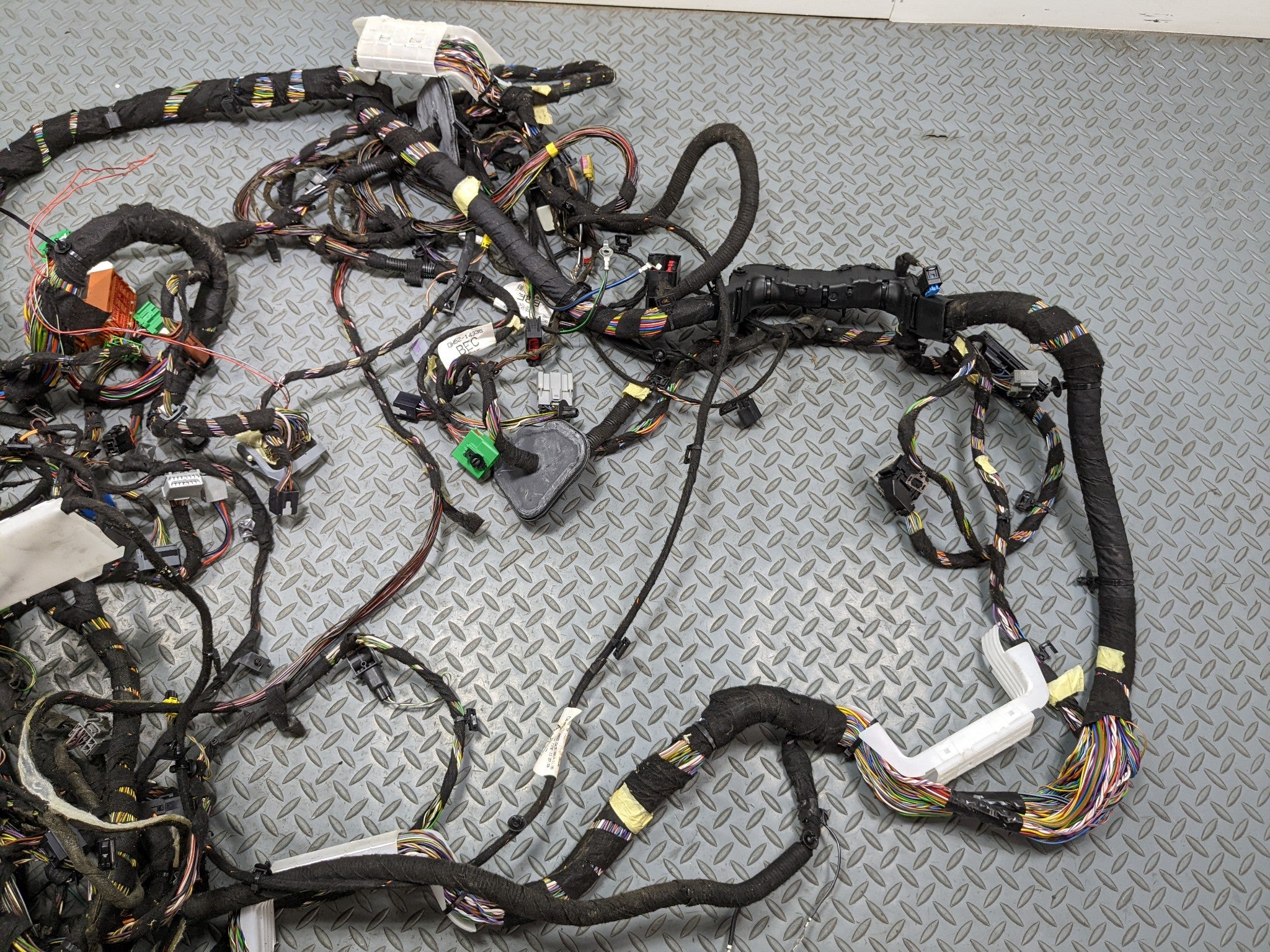 2008 - 2015 LAND ROVER LR2 OEM INTERIOR BODY WIRE HARNESS CABLE AND CONNECTOR
