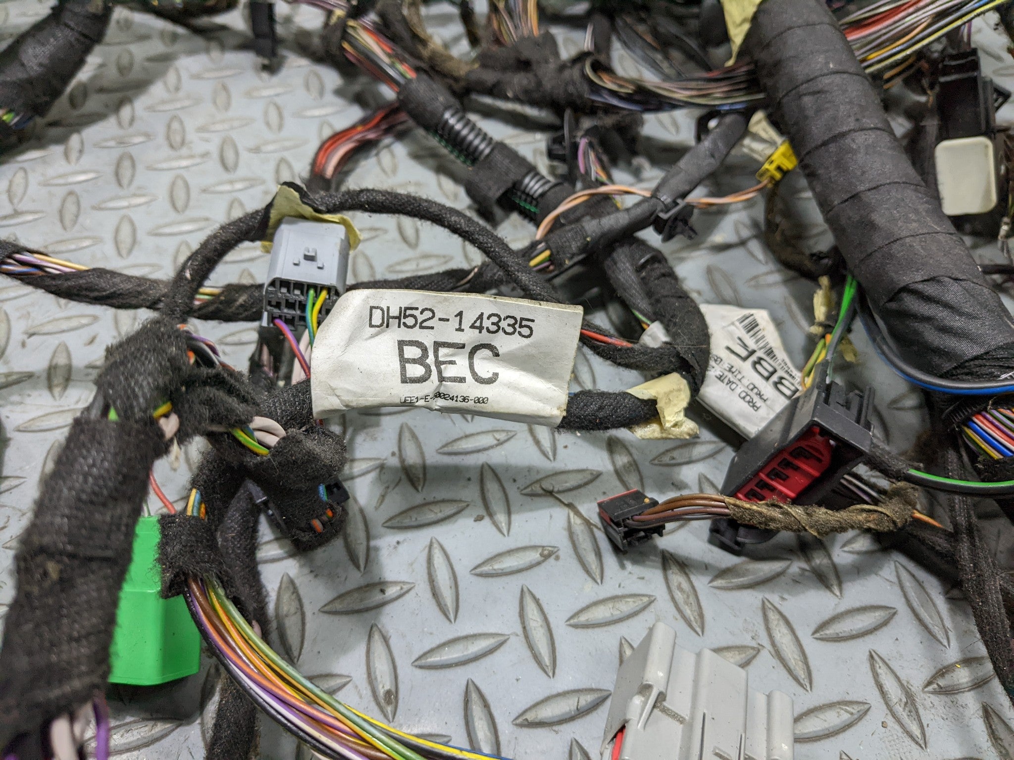 2008 - 2015 LAND ROVER LR2 OEM INTERIOR BODY WIRE HARNESS CABLE AND CONNECTOR