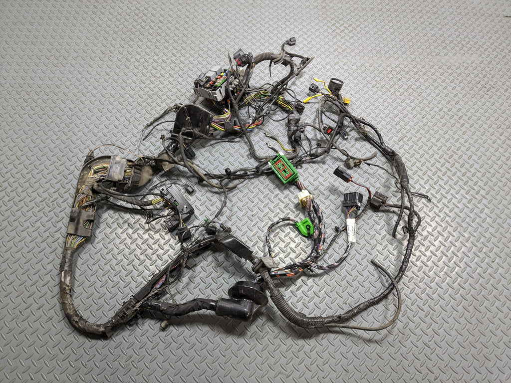 08 - 15 LAND ROVER LR2 OEM HOOD WIRE HARNESS CABLE AND CONNECTOR WITH FUSE BOX