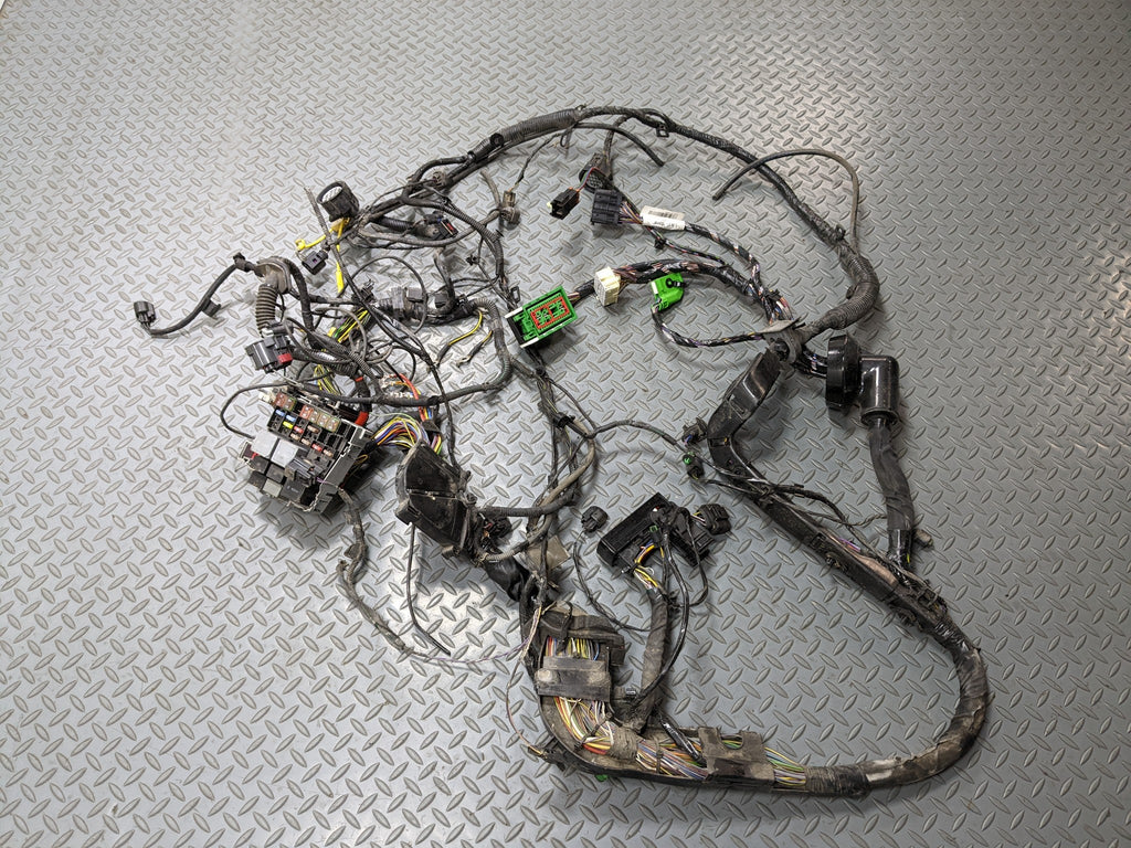 08 - 15 LAND ROVER LR2 OEM HOOD WIRE HARNESS CABLE AND CONNECTOR WITH FUSE BOX