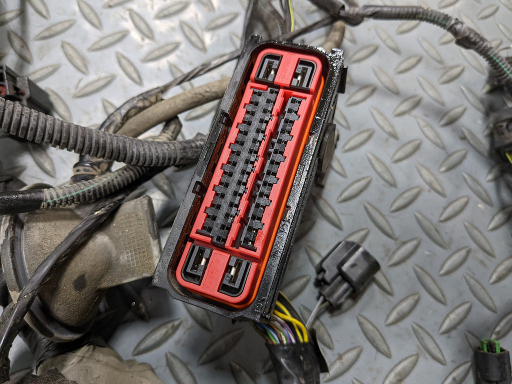 08 - 15 LAND ROVER LR2 OEM HOOD WIRE HARNESS CABLE AND CONNECTOR WITH FUSE BOX