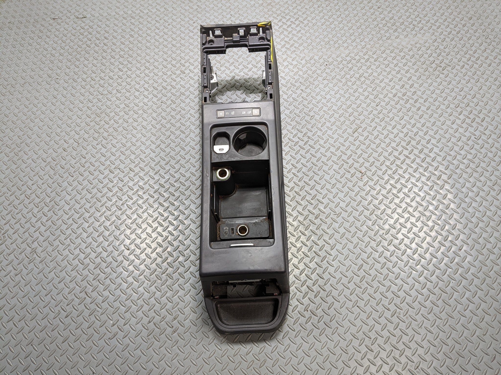 2008 - 2015 LAND ROVER LR2 OEM ARMREST CENTER CONSOLE STORAGE WITH CUP HOLDER