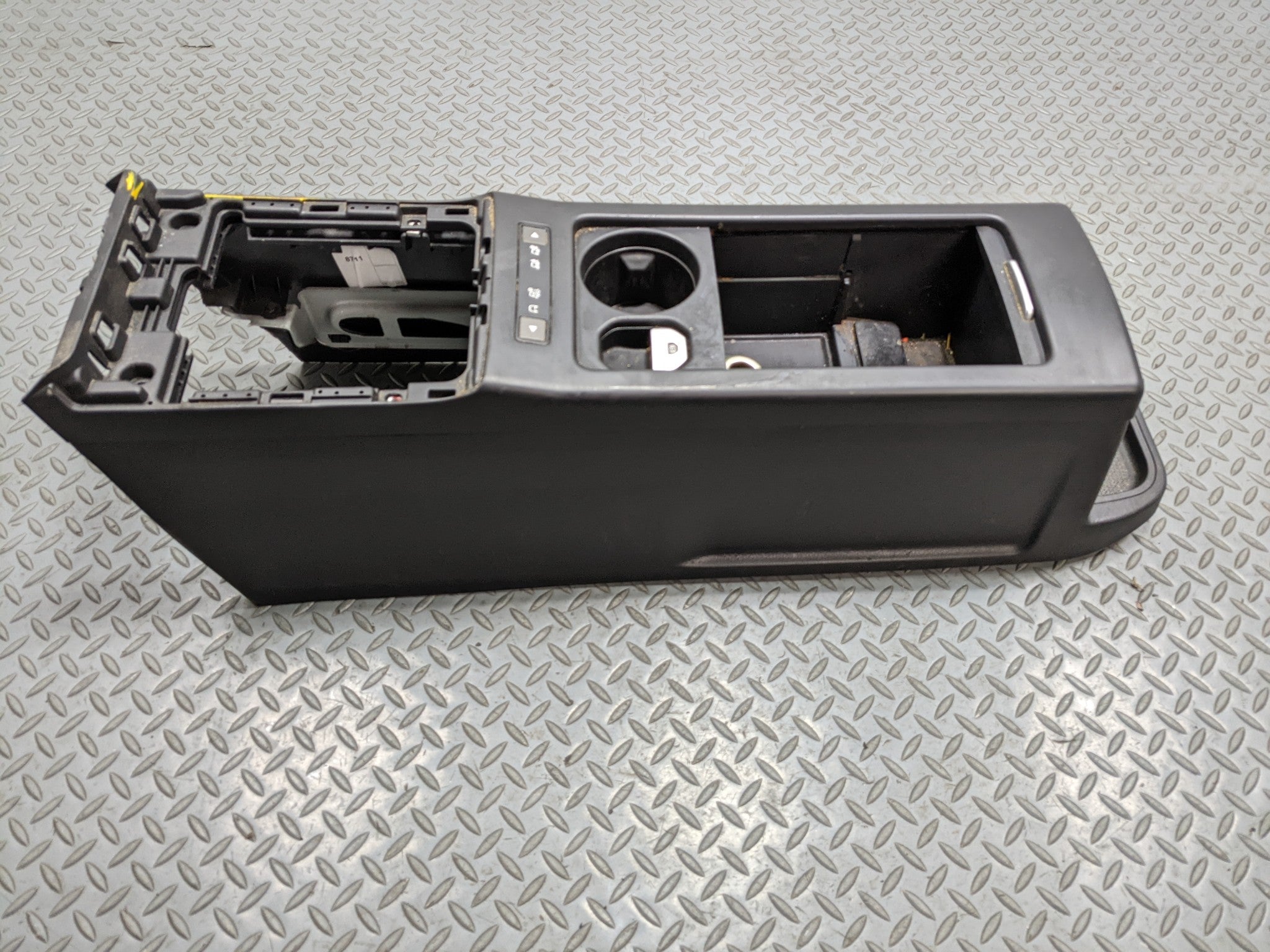 2008 - 2015 LAND ROVER LR2 OEM ARMREST CENTER CONSOLE STORAGE WITH CUP HOLDER