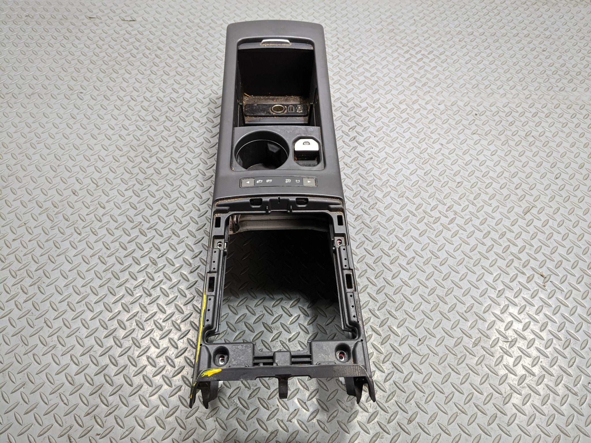 2008 - 2015 LAND ROVER LR2 OEM ARMREST CENTER CONSOLE STORAGE WITH CUP HOLDER