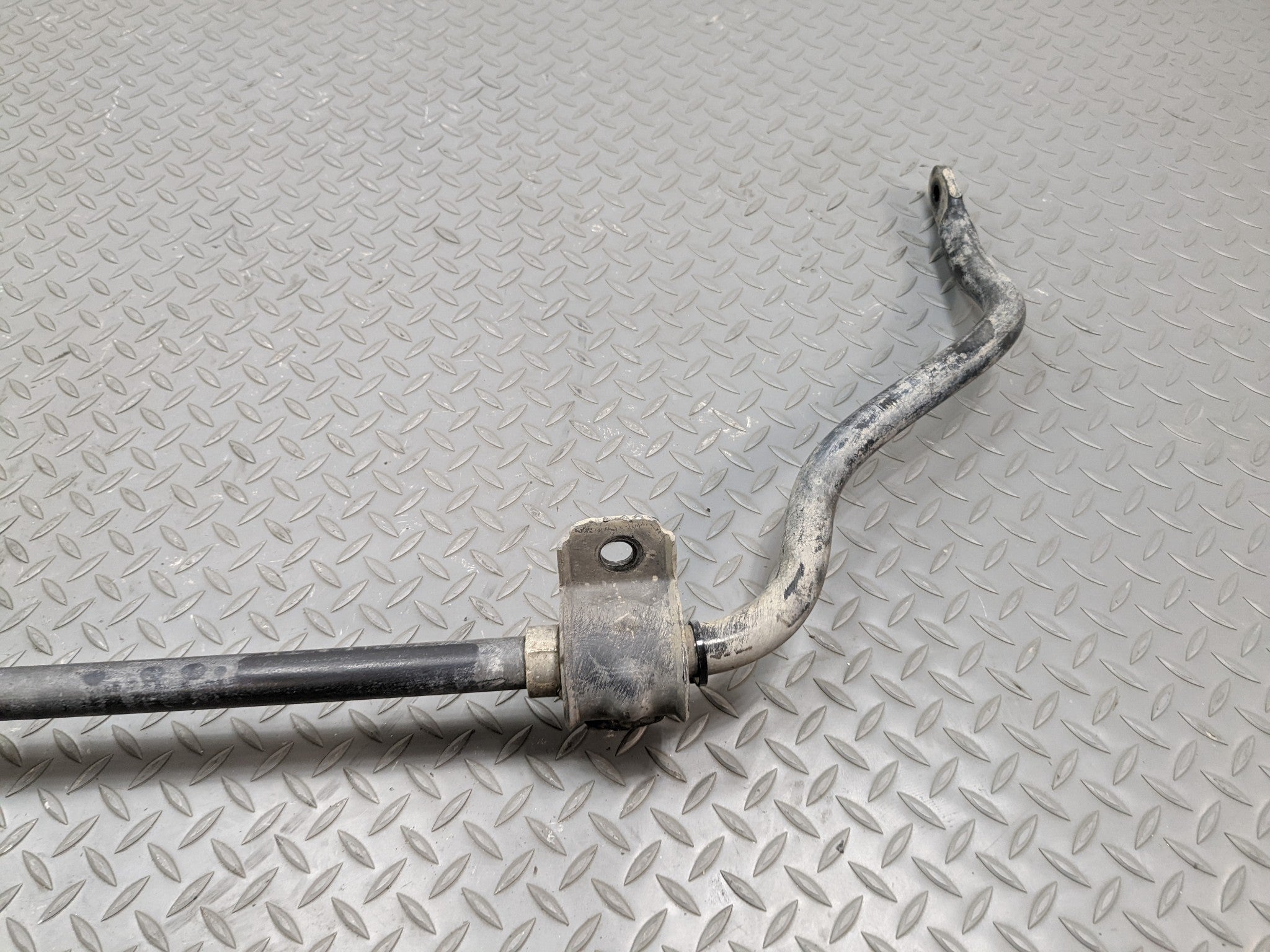 2008 - 2015 LAND ROVER LR2 OEM STABILIZER ANTI ROLL SWAY BAR ROD REAR SUSPENSION