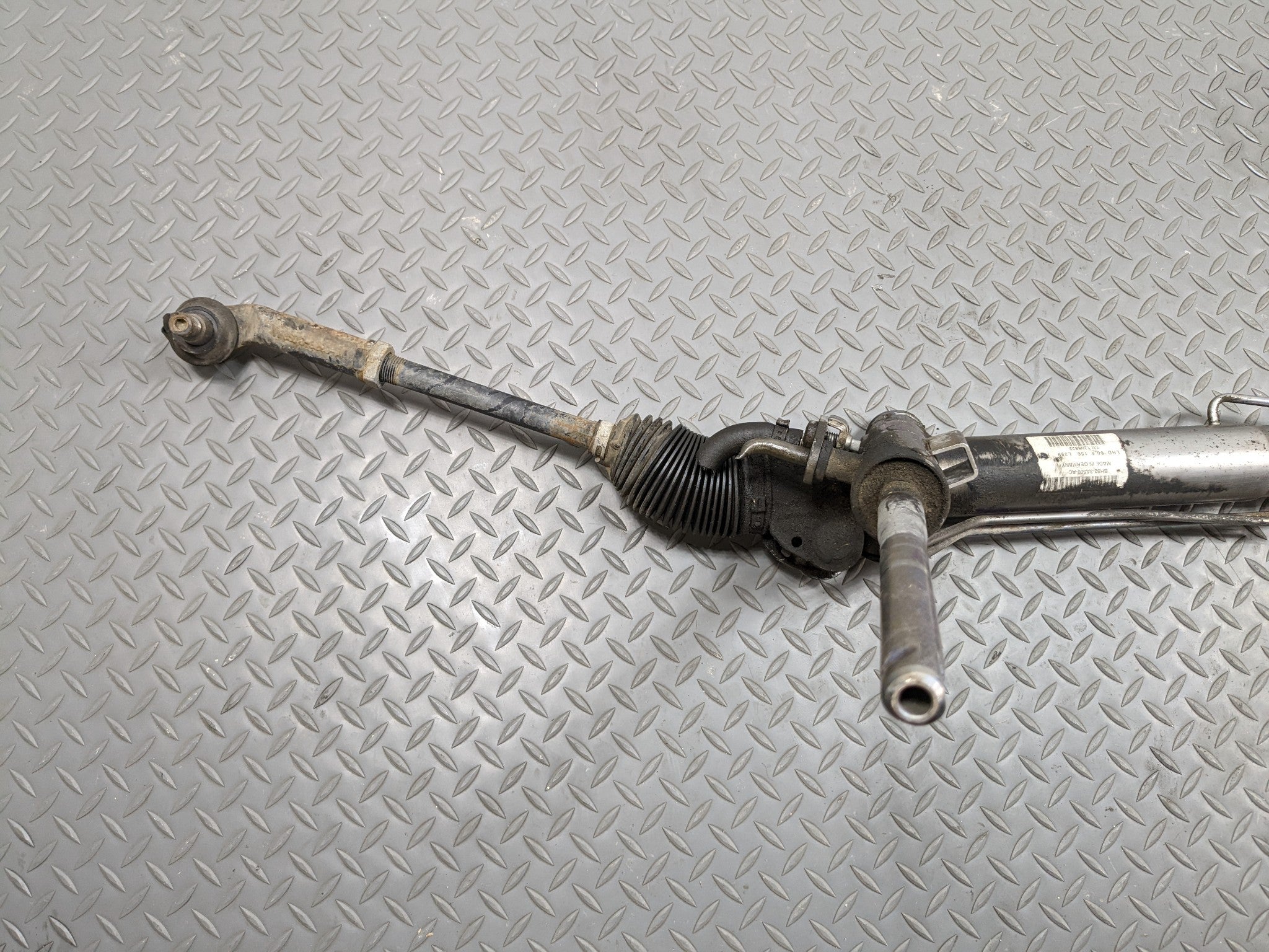 2008 - 2015 LAND ROVER LR2 OEM POWER STEERING GEAR RACK AND PINION ASSEMBLY