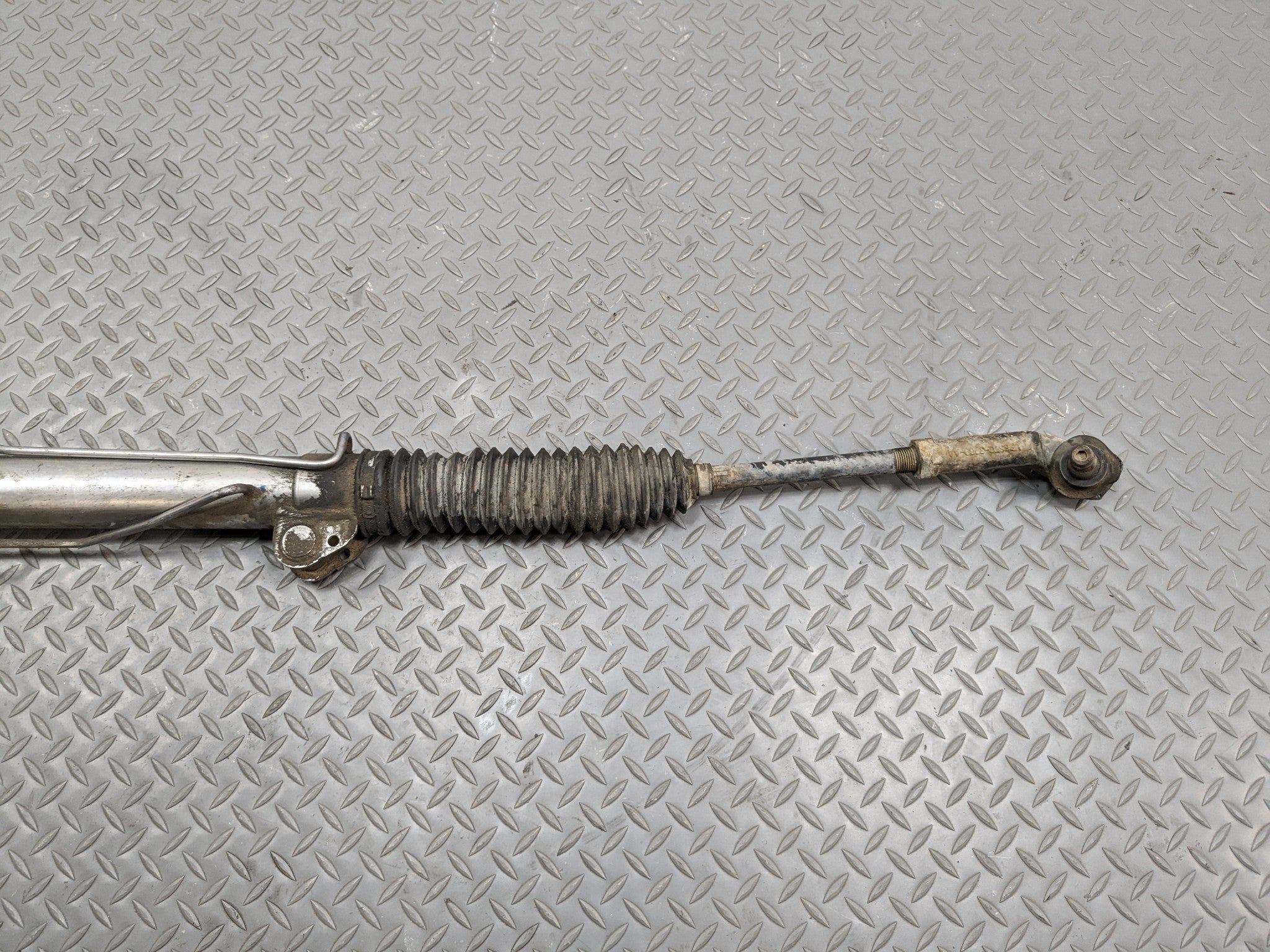 2008 - 2015 LAND ROVER LR2 OEM POWER STEERING GEAR RACK AND PINION ASSEMBLY