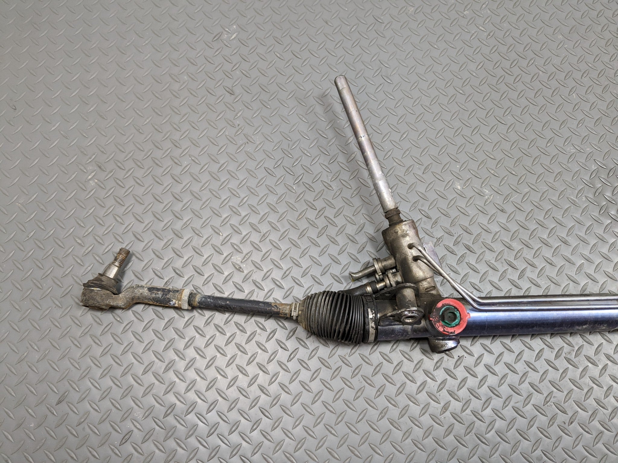 2008 - 2015 LAND ROVER LR2 OEM POWER STEERING GEAR RACK AND PINION ASSEMBLY