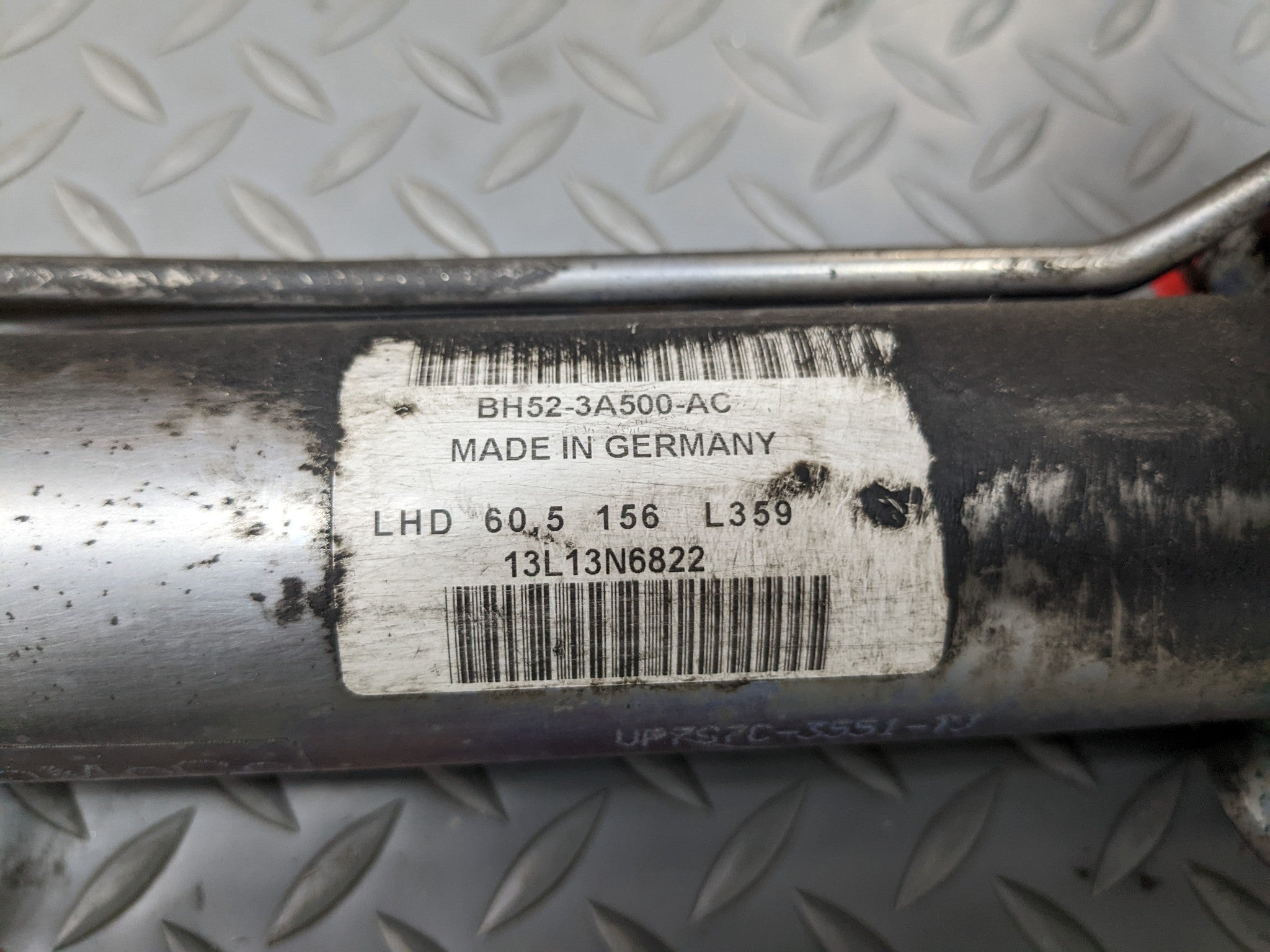 2008 - 2015 LAND ROVER LR2 OEM POWER STEERING GEAR RACK AND PINION ASSEMBLY