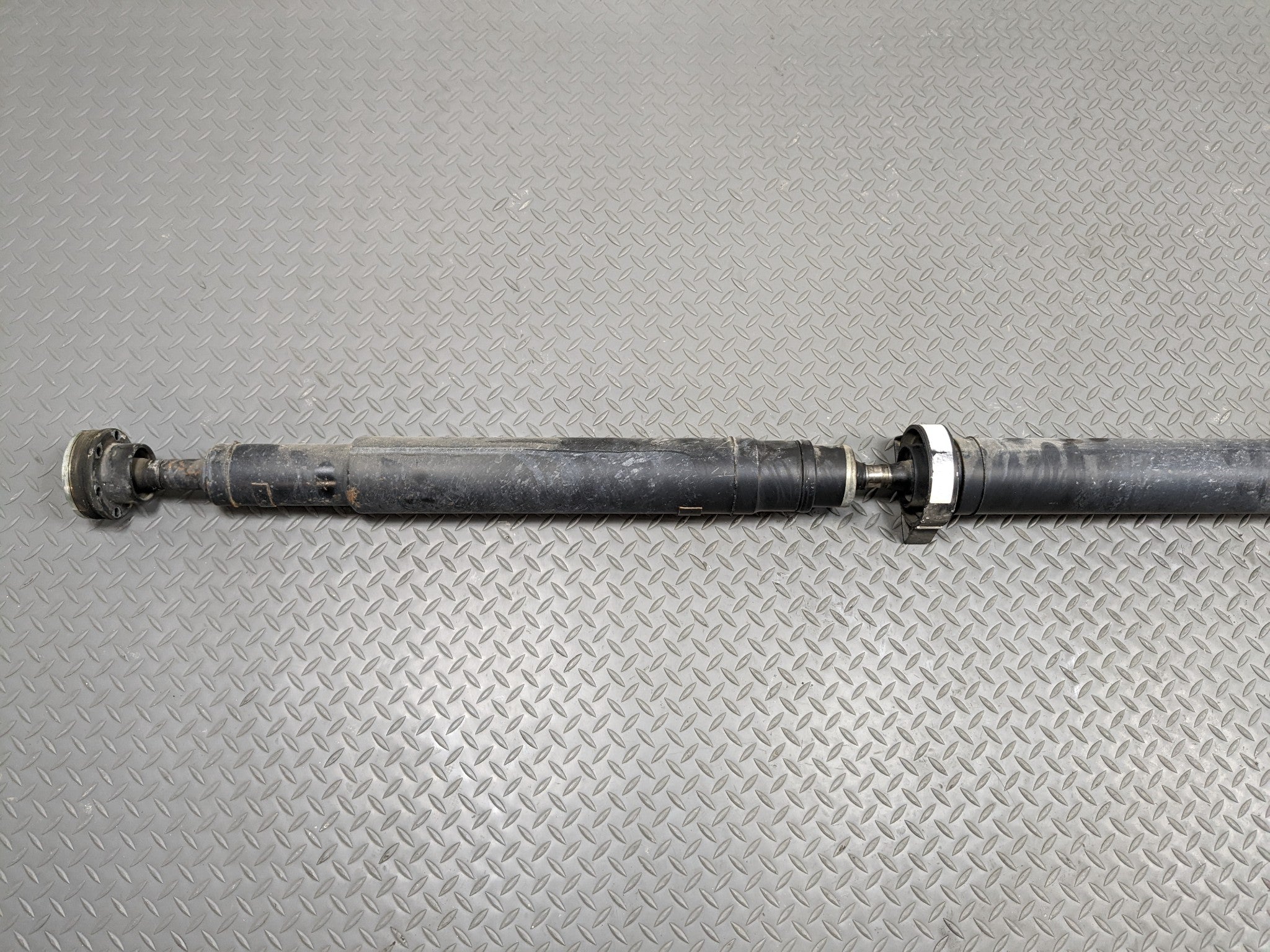 2008 - 2015 LAND ROVER LR2 OEM REAR DRIVE SHAFT CARDAN PROPELLER ASSEMBLY