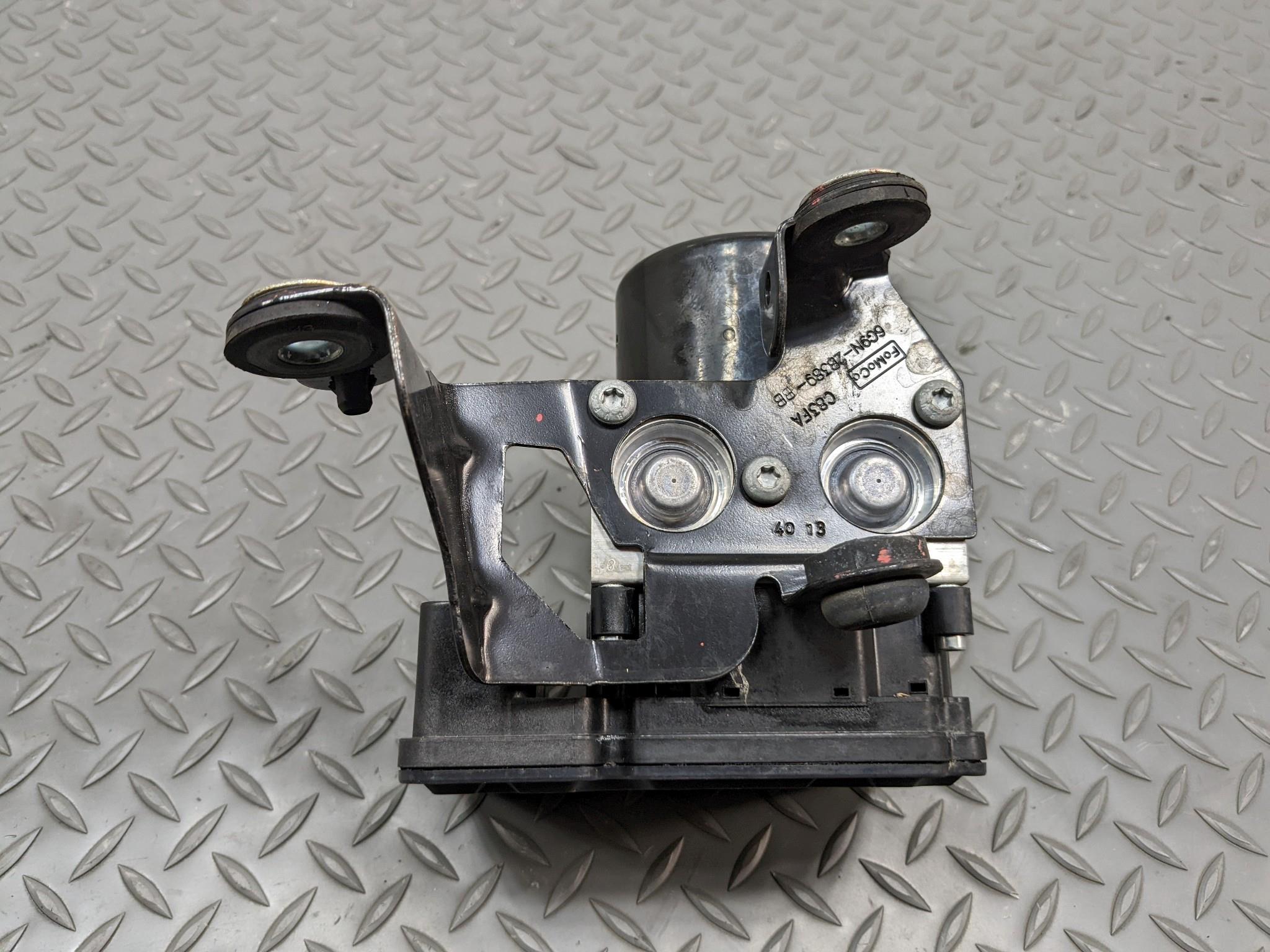 2008 - 2015 LAND ROVER LR2 OEM ANTI LOCK BRAKE SYSTEM PUMP CONTROL MODULE