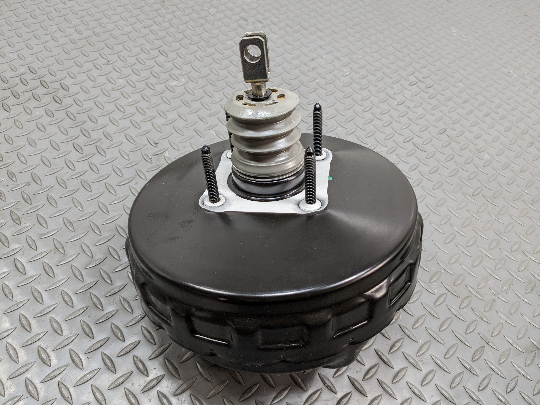 2008 - 2015 LAND ROVER LR2 OEM POWER BRAKE BOOSTER WITHOUT MASTER CYLINDER