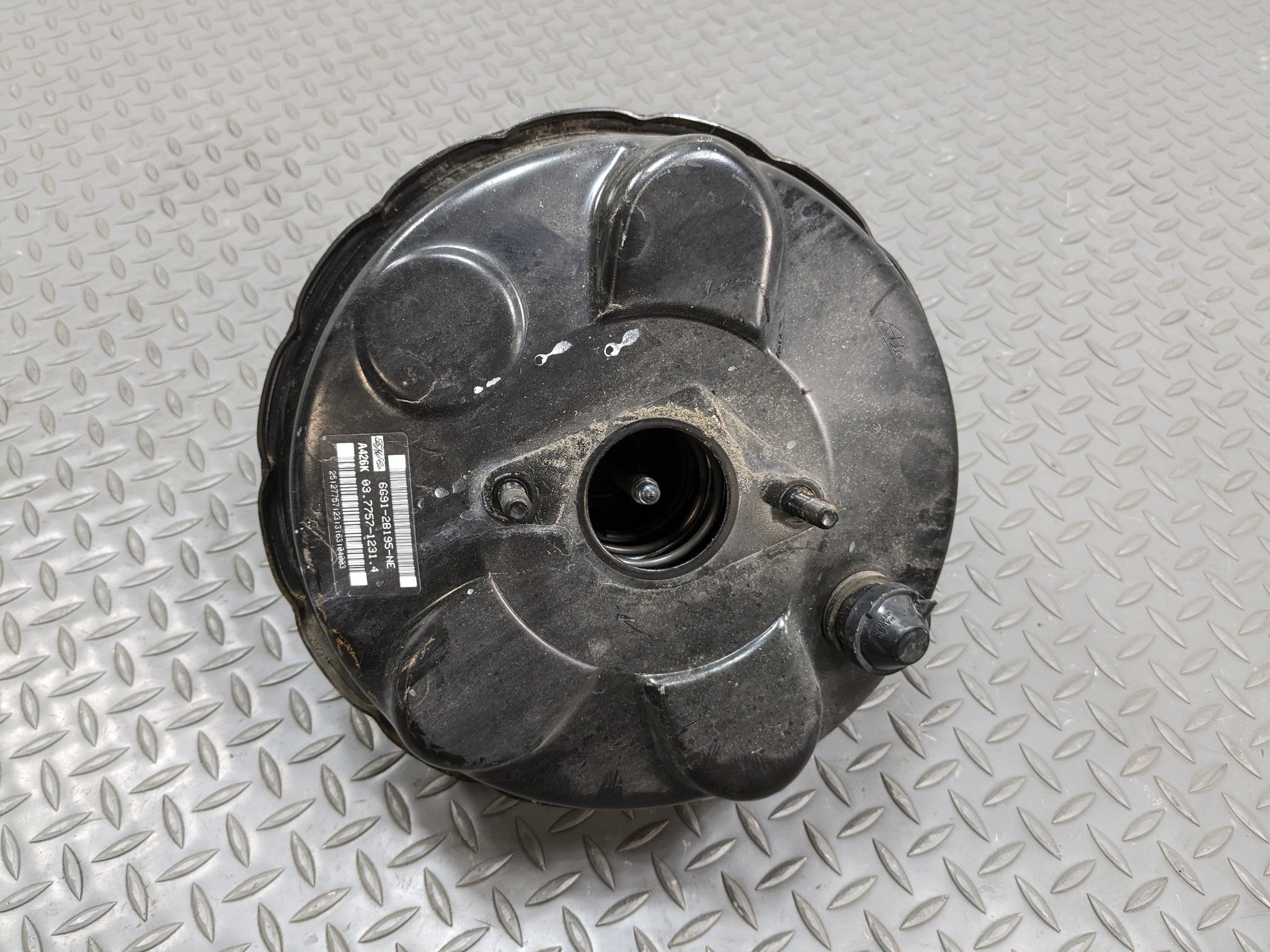 2008 - 2015 LAND ROVER LR2 OEM POWER BRAKE BOOSTER WITHOUT MASTER CYLINDER