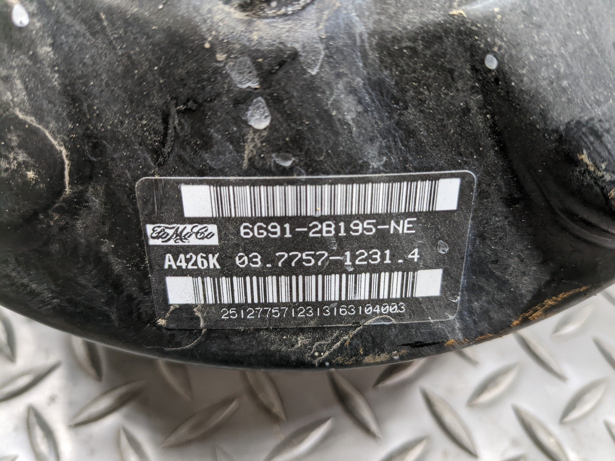 2008 - 2015 LAND ROVER LR2 OEM POWER BRAKE BOOSTER WITHOUT MASTER CYLINDER