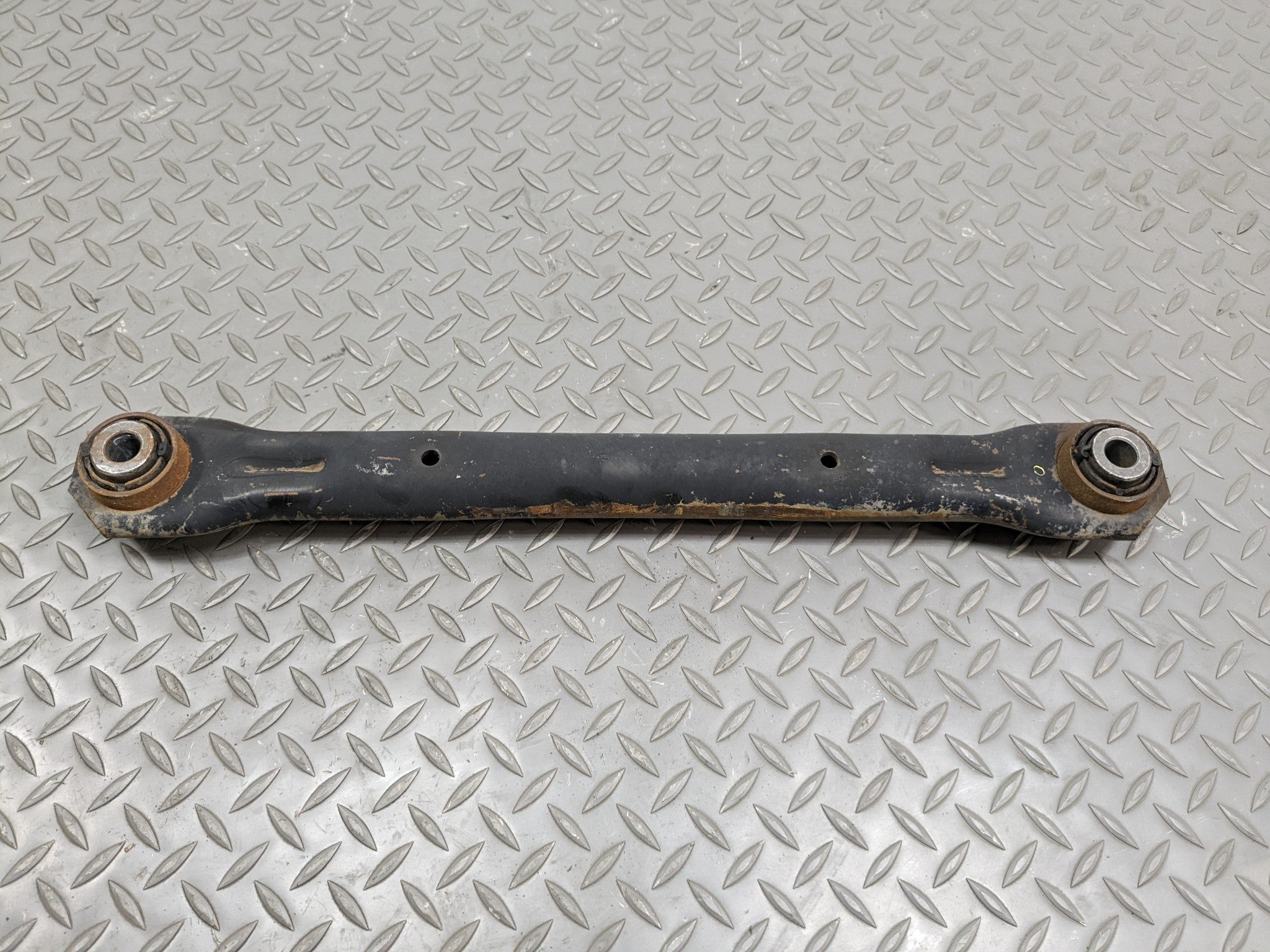 08 - 15 LAND ROVER LR2 OEM LOWER LOCATING CONTROL ARM REAR RIGHT PASSENGER SIDE