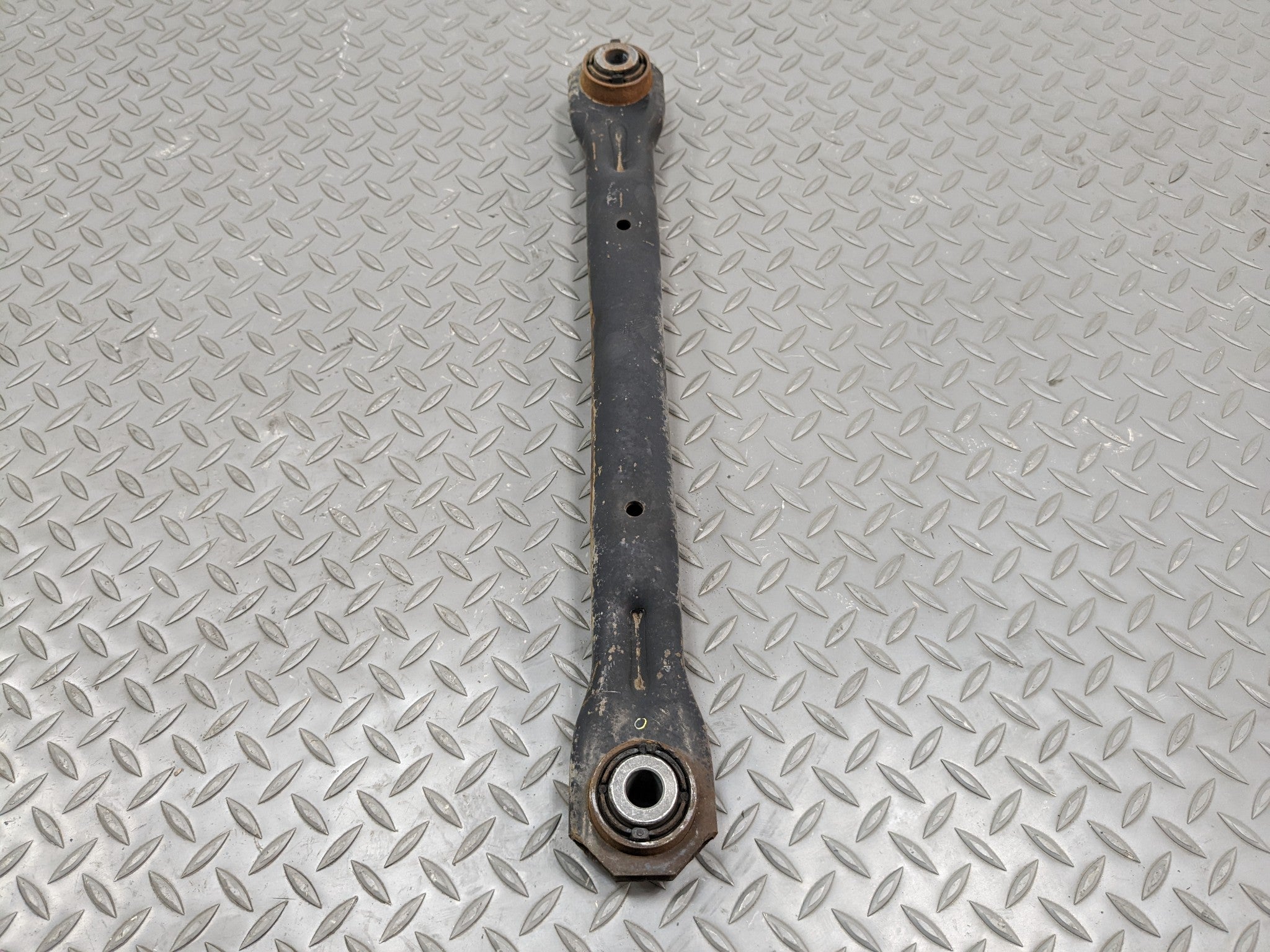 08 - 15 LAND ROVER LR2 OEM LOWER LOCATING CONTROL ARM REAR RIGHT PASSENGER SIDE