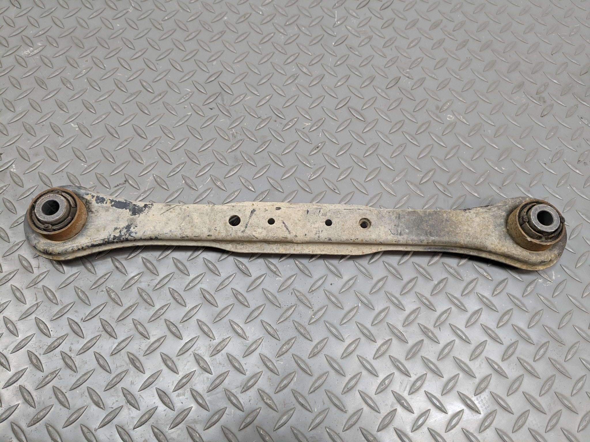 2008 - 2015 LAND ROVER LR2 OEM LOWER FORWARD CONTROL ARM REAR LEFT DRIVER SIDE