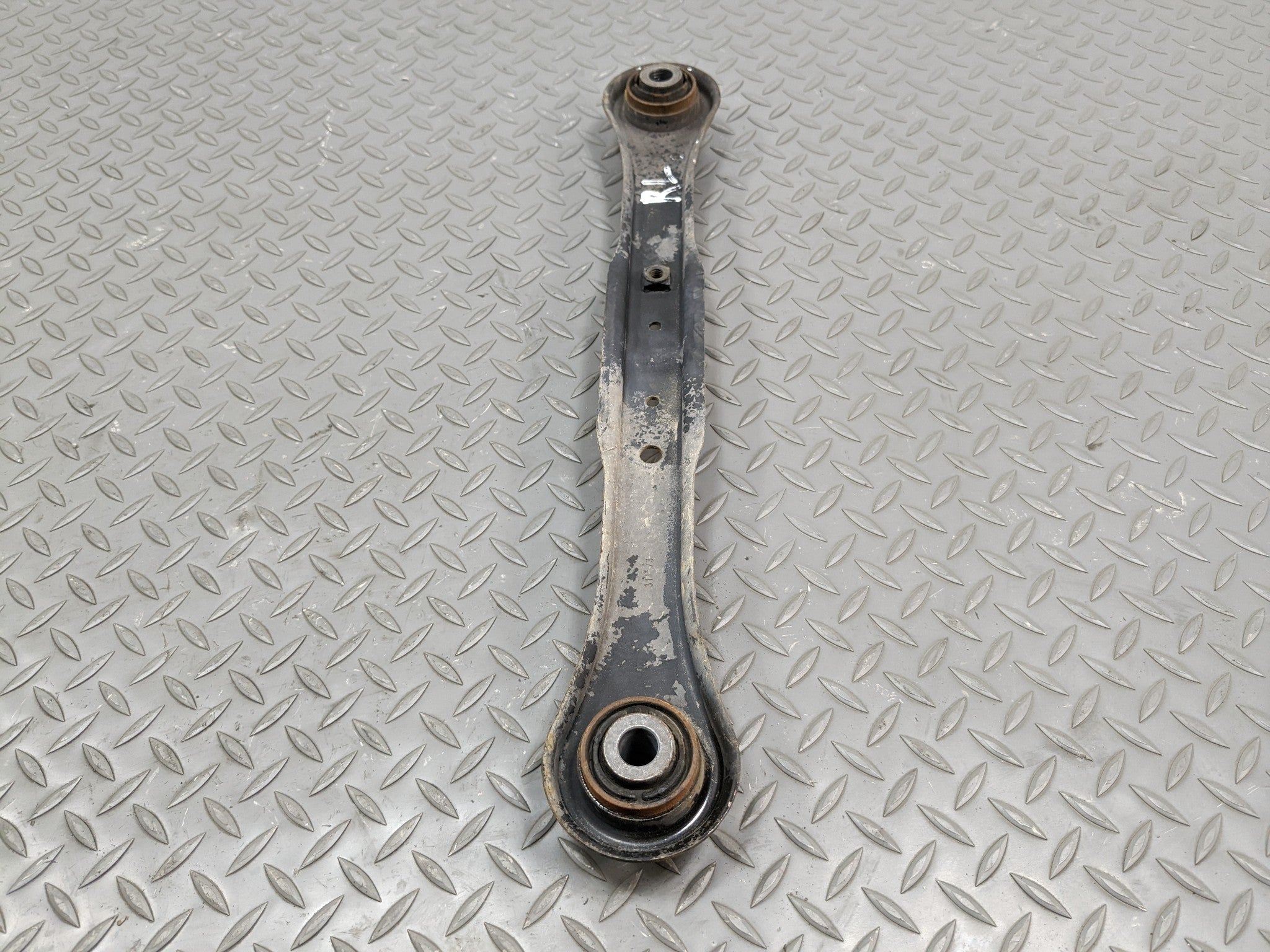 2008 - 2015 LAND ROVER LR2 OEM LOWER FORWARD CONTROL ARM REAR LEFT DRIVER SIDE