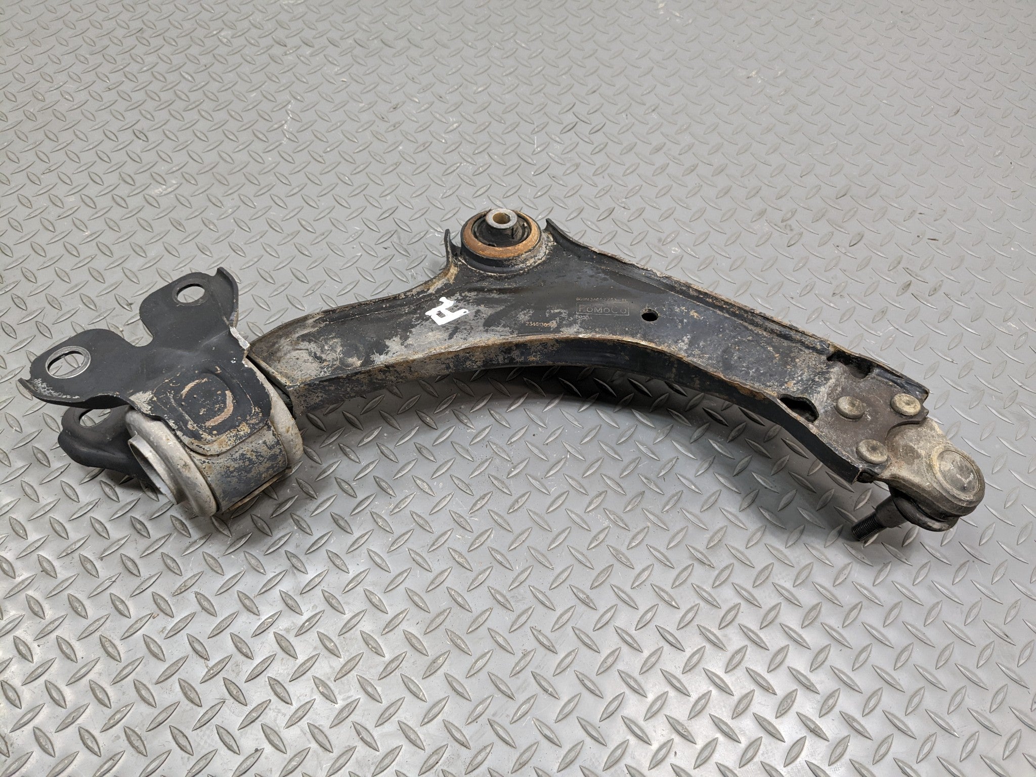 08 - 15 LAND ROVER LR2 OEM LOWER SUSPENSION CONTROL ARM FRONT LEFT DRIVER SIDE