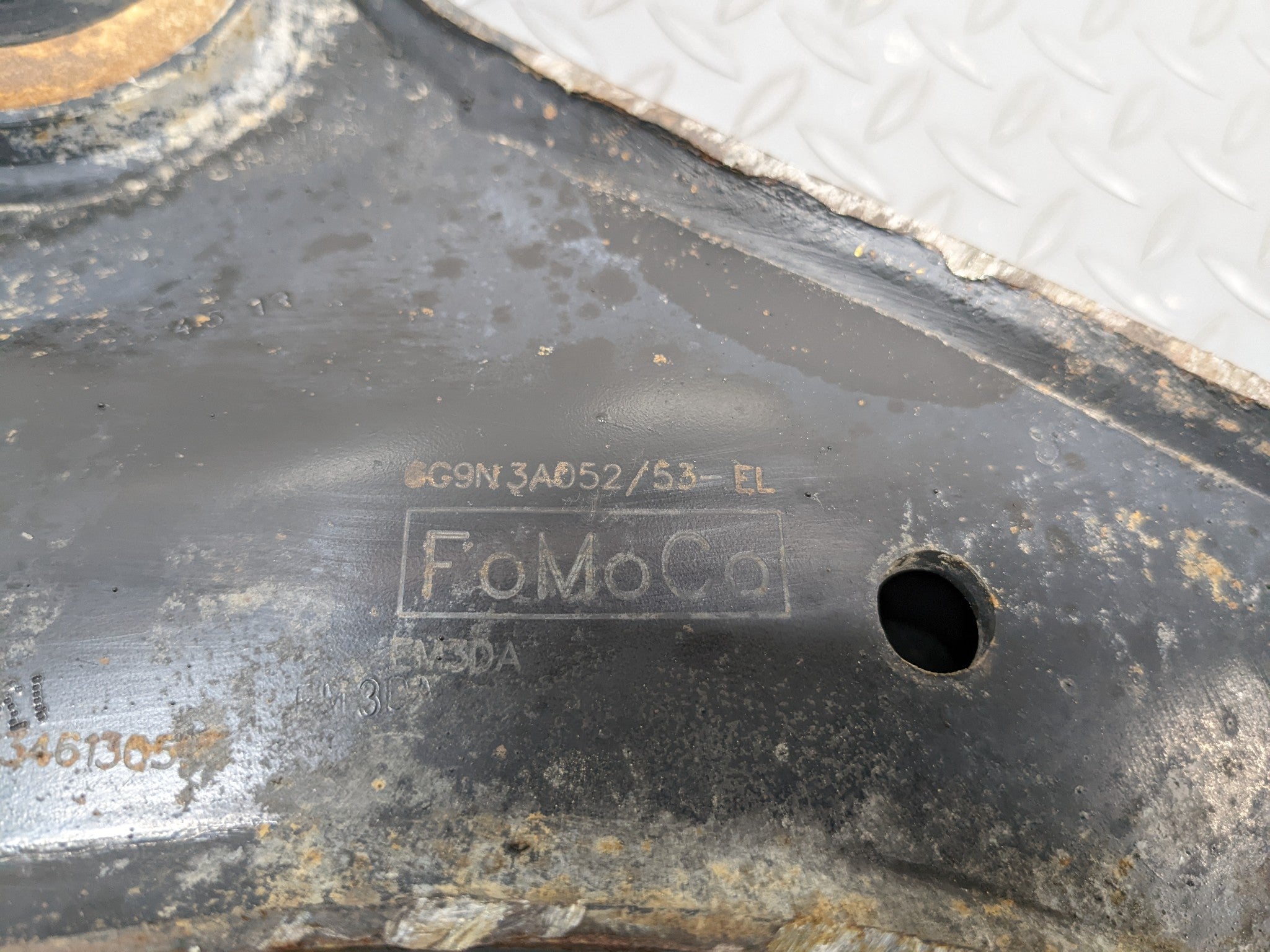 08 - 15 LAND ROVER LR2 OEM LOWER SUSPENSION CONTROL ARM FRONT LEFT DRIVER SIDE