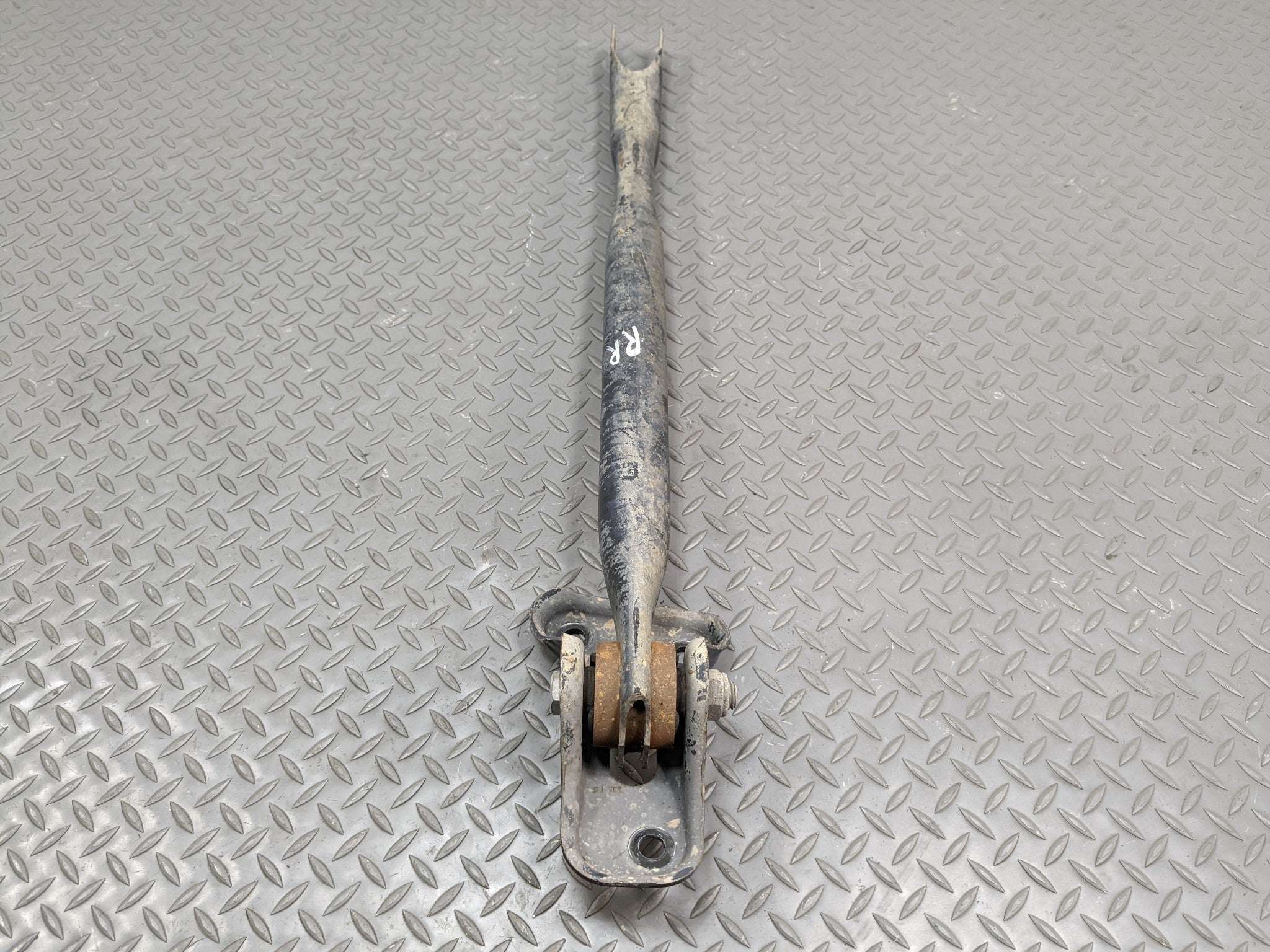 08 - 15 LAND ROVER LR2 OEM LOWER TRAILING CONTROL ARM REAR RIGHT PASSENGER SIDE