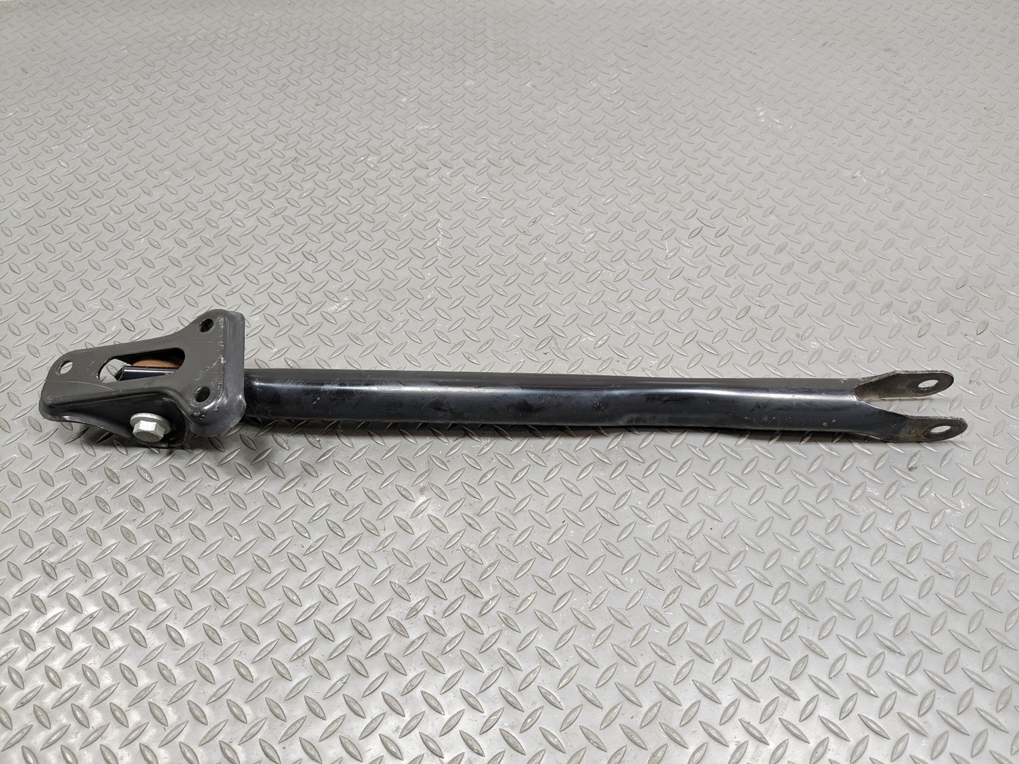 08 - 15 LAND ROVER LR2 OEM LOWER TRAILING CONTROL ARM REAR RIGHT PASSENGER SIDE