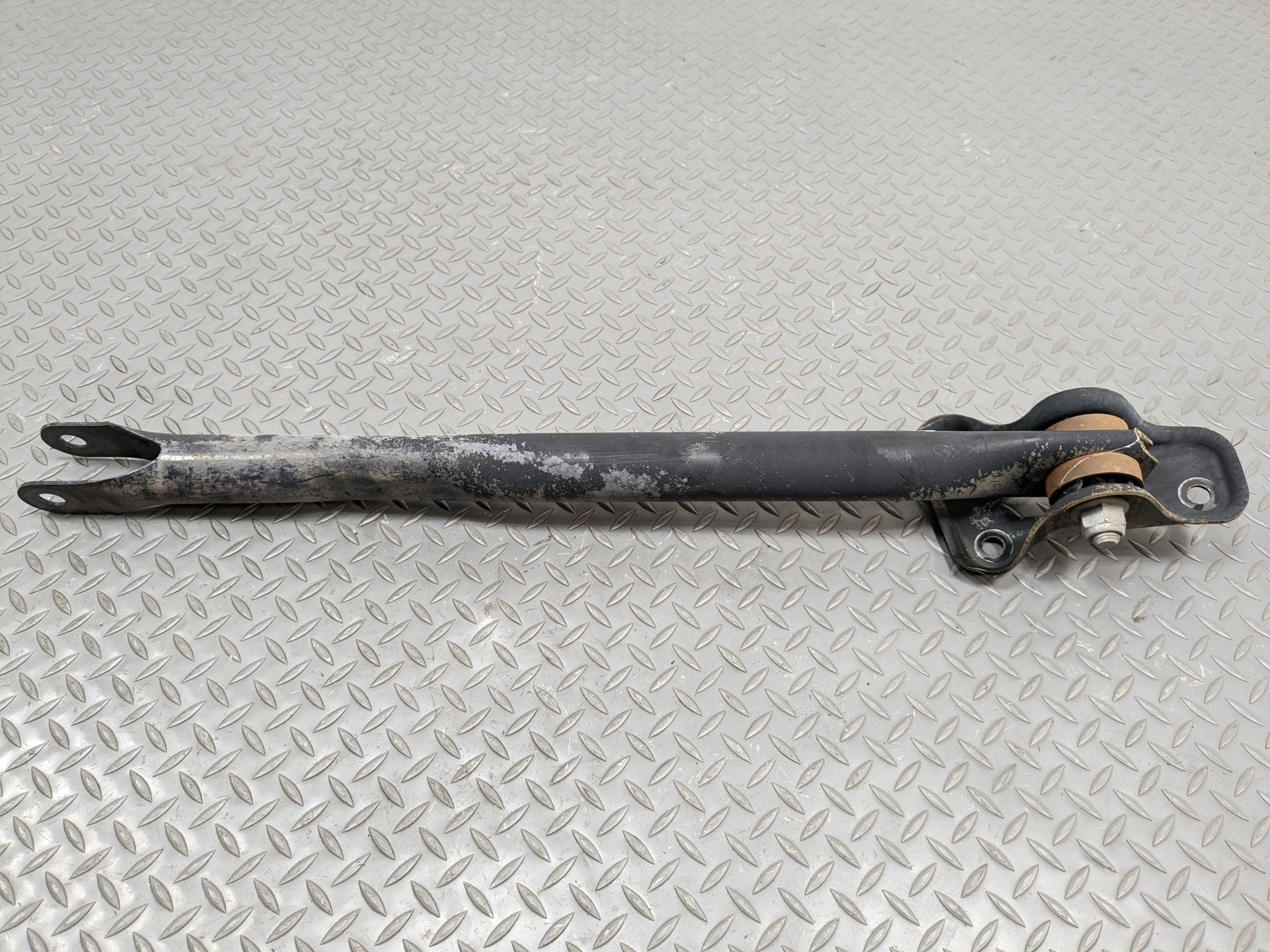 2008 - 2015 LAND ROVER LR2 OEM LOWER TRAILING CONTROL ARM REAR LEFT DRIVER SIDE