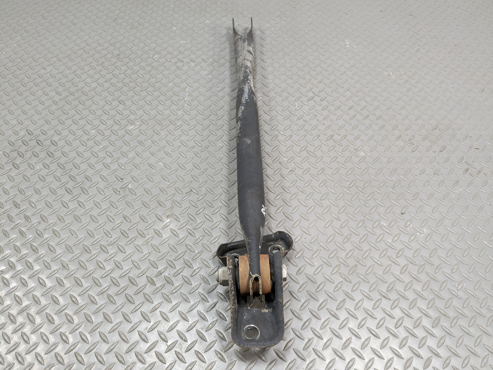 2008 - 2015 LAND ROVER LR2 OEM LOWER TRAILING CONTROL ARM REAR LEFT DRIVER SIDE