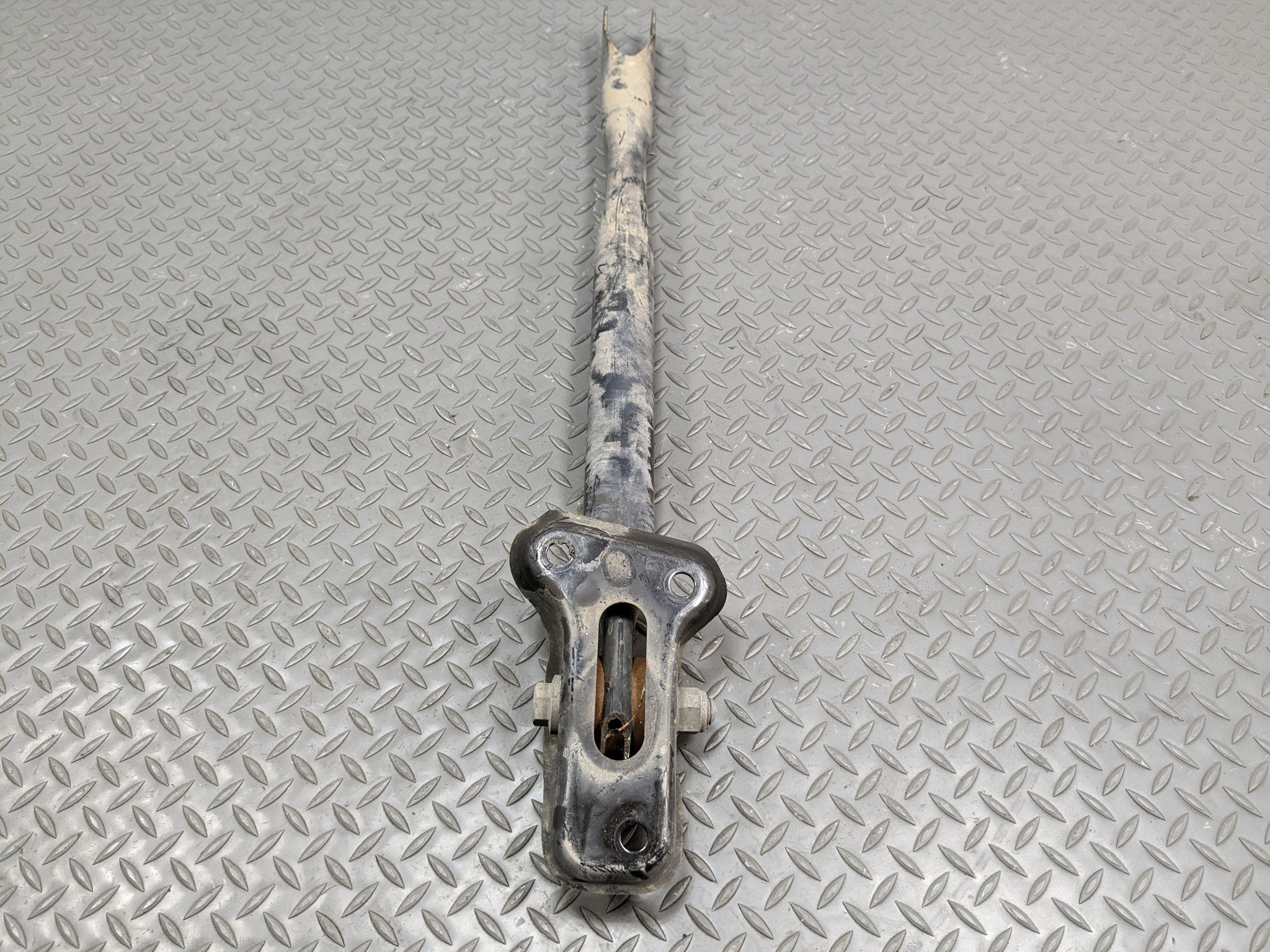 2008 - 2015 LAND ROVER LR2 OEM LOWER TRAILING CONTROL ARM REAR LEFT DRIVER SIDE