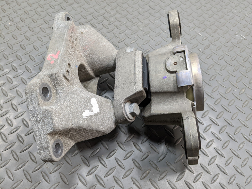 2008 - 2015 LAND ROVER LR2 OEM AUTOMATIC TRANSMISSION MOUNT SUPPORT BRACKET