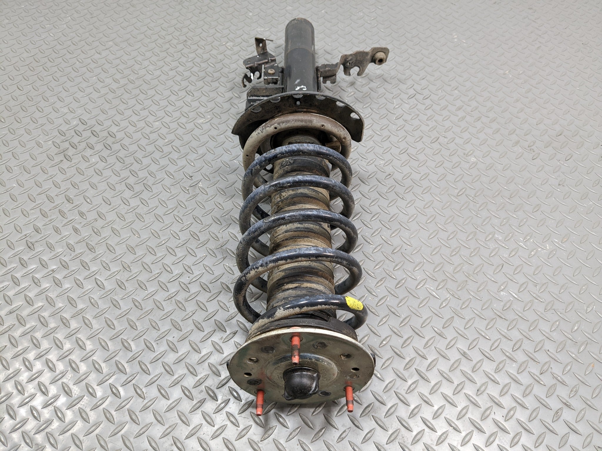 2008 - 2015 LAND ROVER LR2 OEM SHOCK ABSORBER STRUT ASSEMBLY REAR RIGHT SIDE