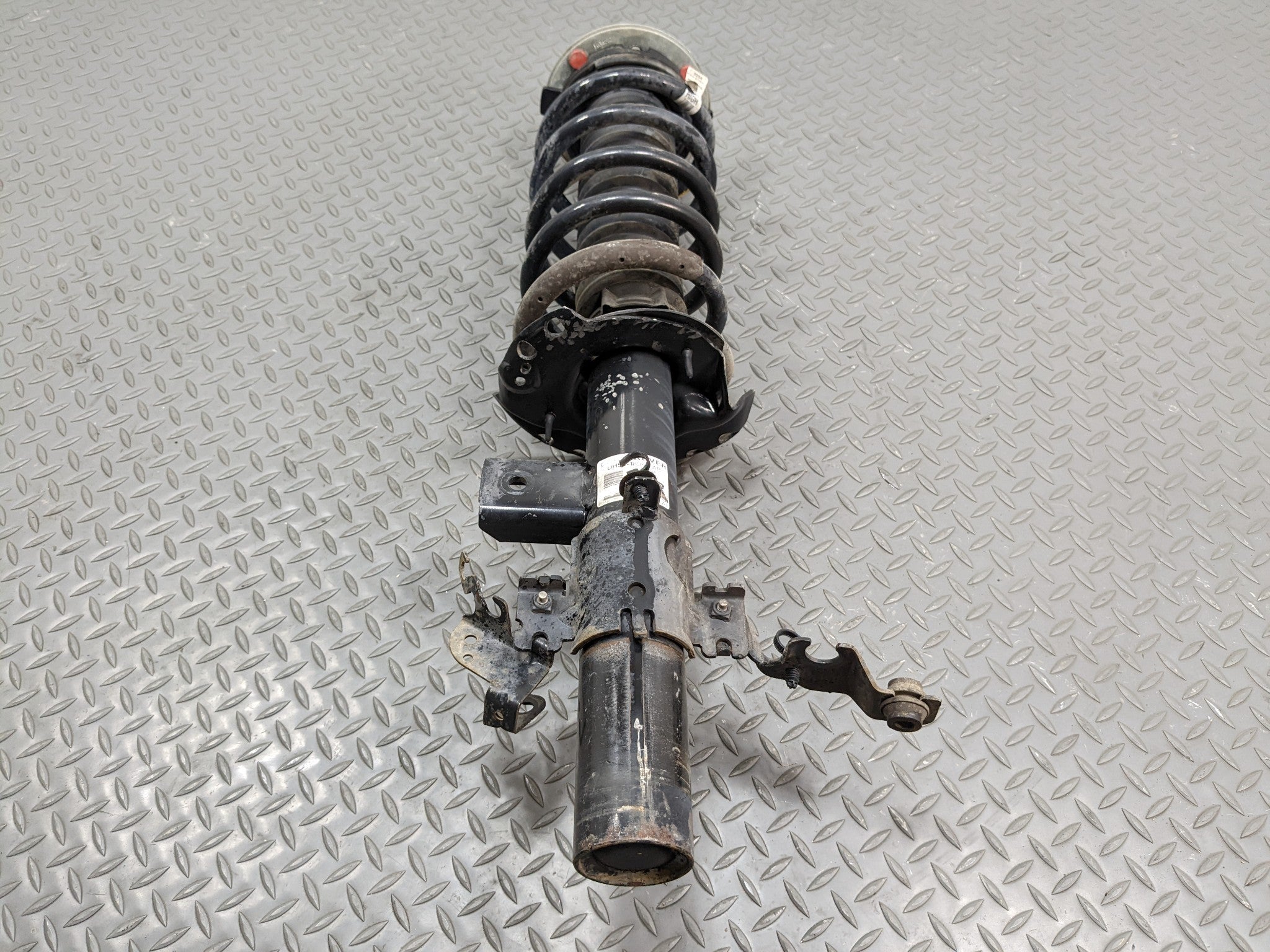 2008 - 2015 LAND ROVER LR2 OEM SHOCK ABSORBER STRUT ASSEMBLY REAR RIGHT SIDE