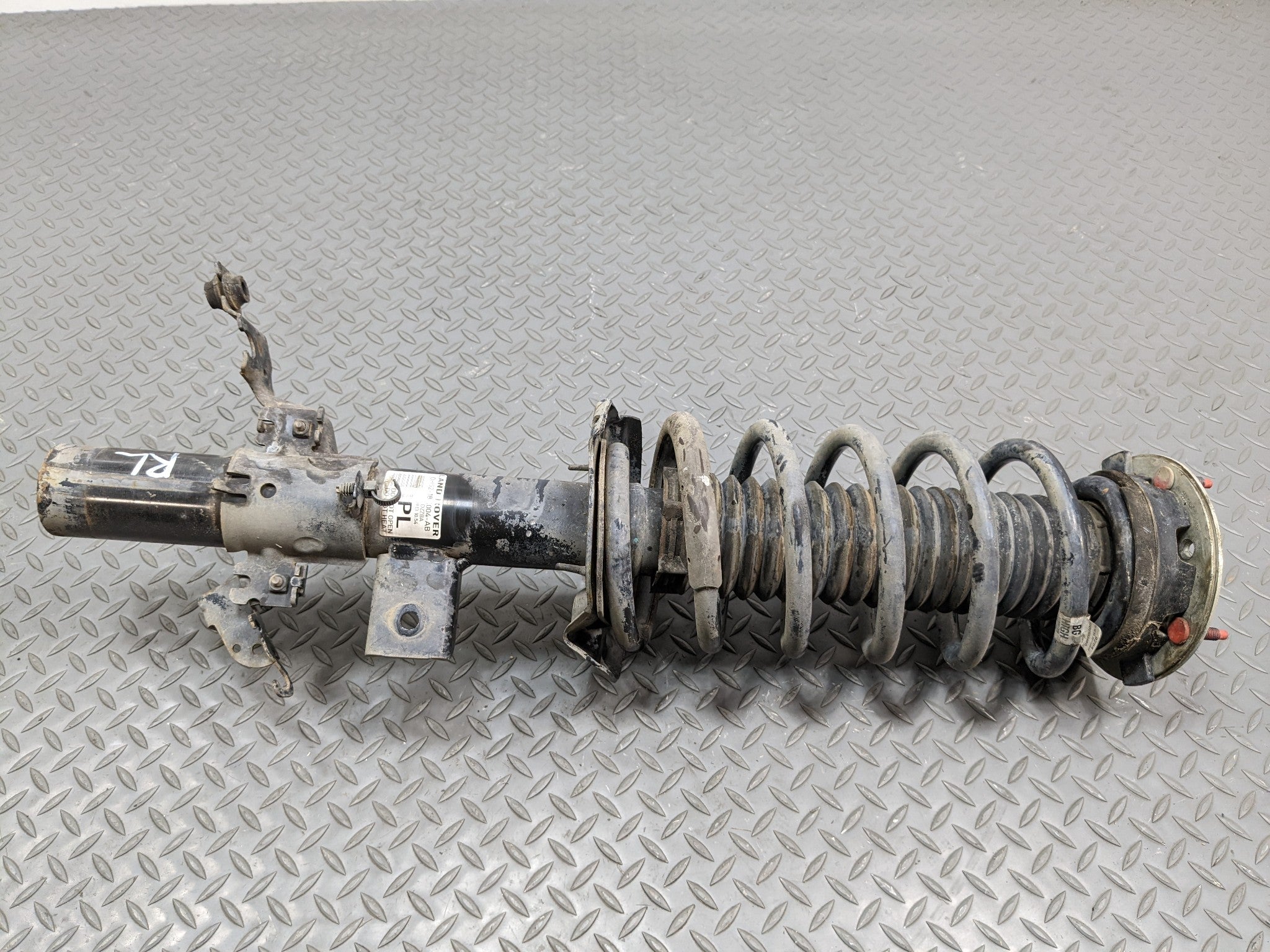 2008 - 2015 LAND ROVER LR2 OEM SHOCK ABSORBER STRUT ASSEMBLY REAR LEFT SIDE