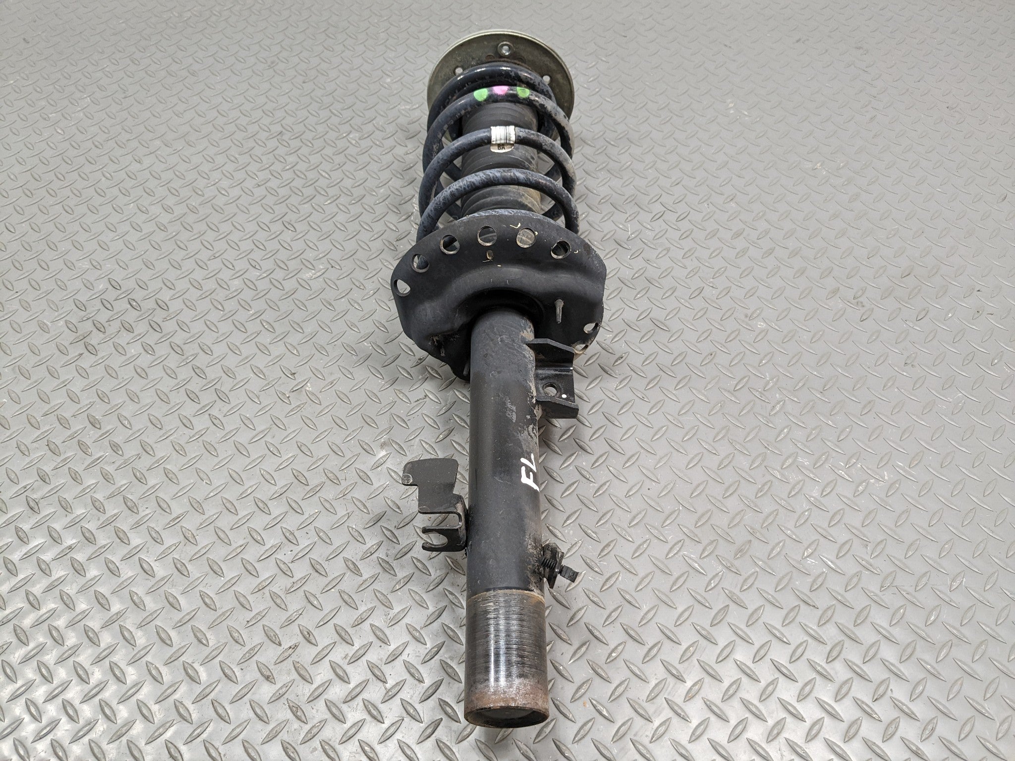 2008 - 2015 LAND ROVER LR2 OEM SHOCK ABSORBER STRUT ASSEMBLY FRONT LEFT SIDE