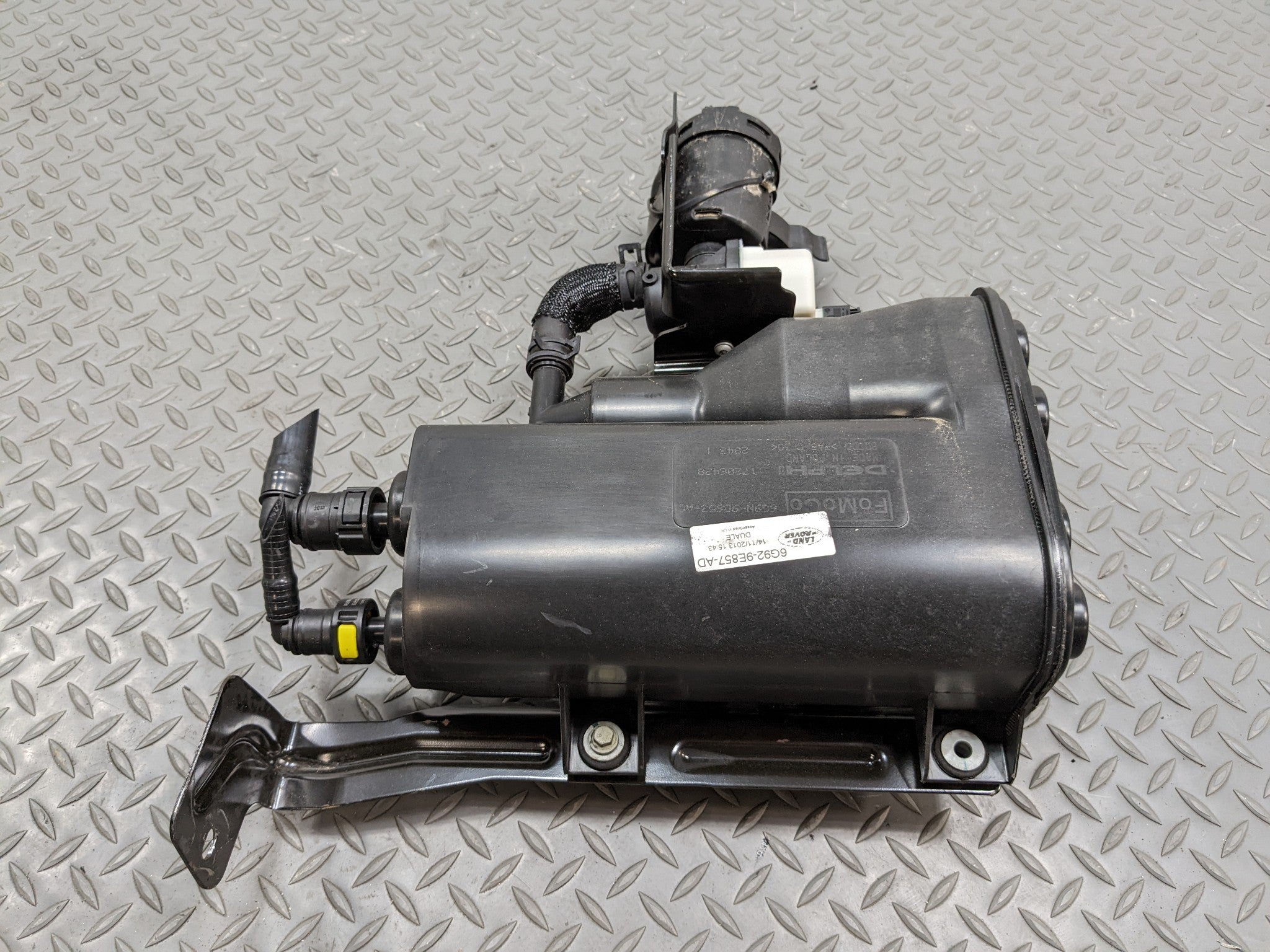 2008 - 2015 LAND ROVER LR2 OEM FUEL VAPOR CHARCOAL EVAPORATOR CANISTER