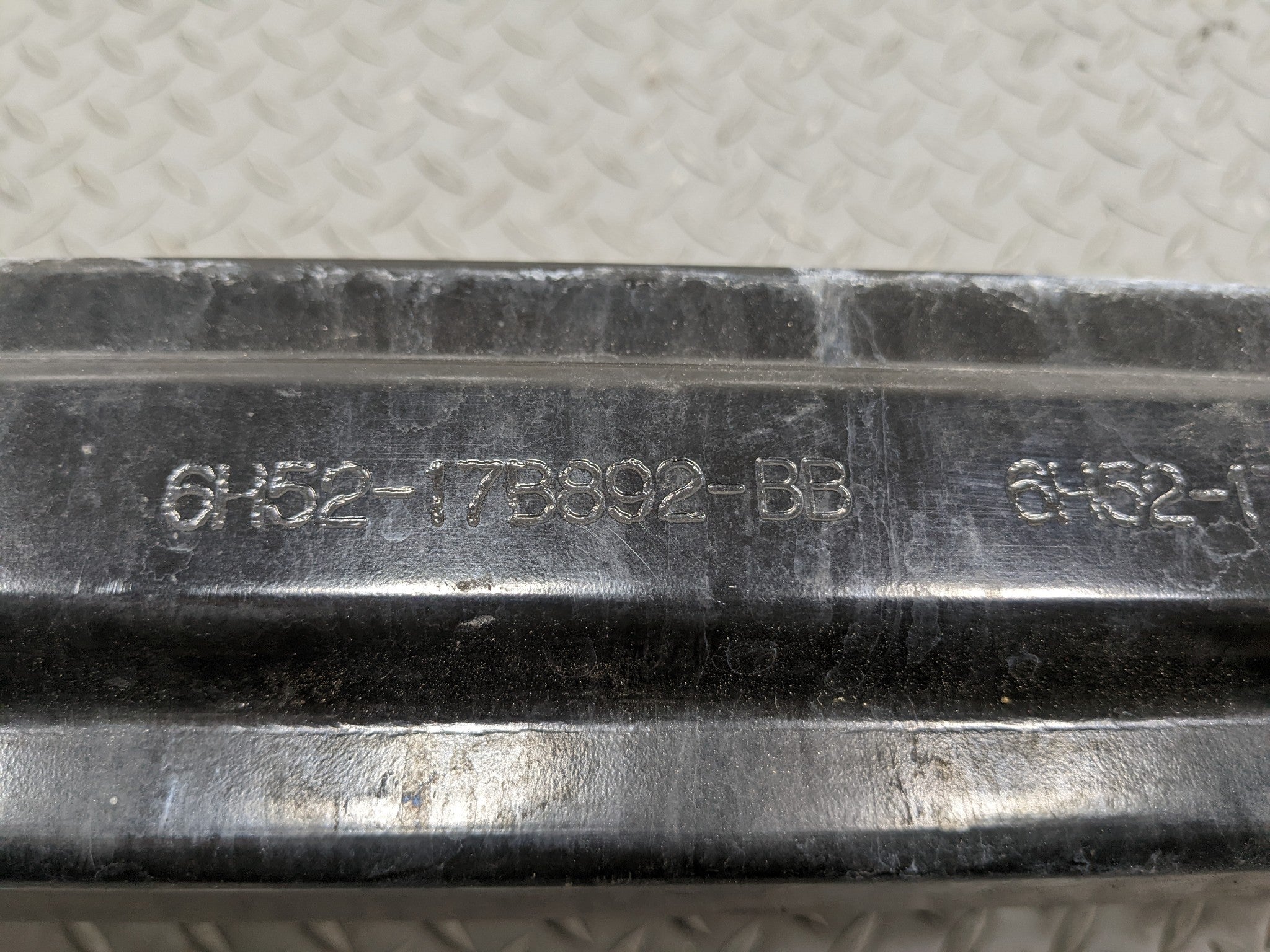 08 - 15 LAND ROVER LR2 OEM REAR BUMPER REINFORCEMENT SUPPORT IMPACT BAR BLACK