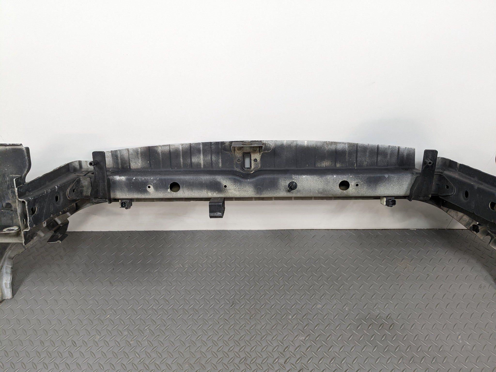 2008 - 2015 LAND ROVER LR2 OEM RADIATOR CORE FRONT HEADER PANEL FITS ASSEMBLY