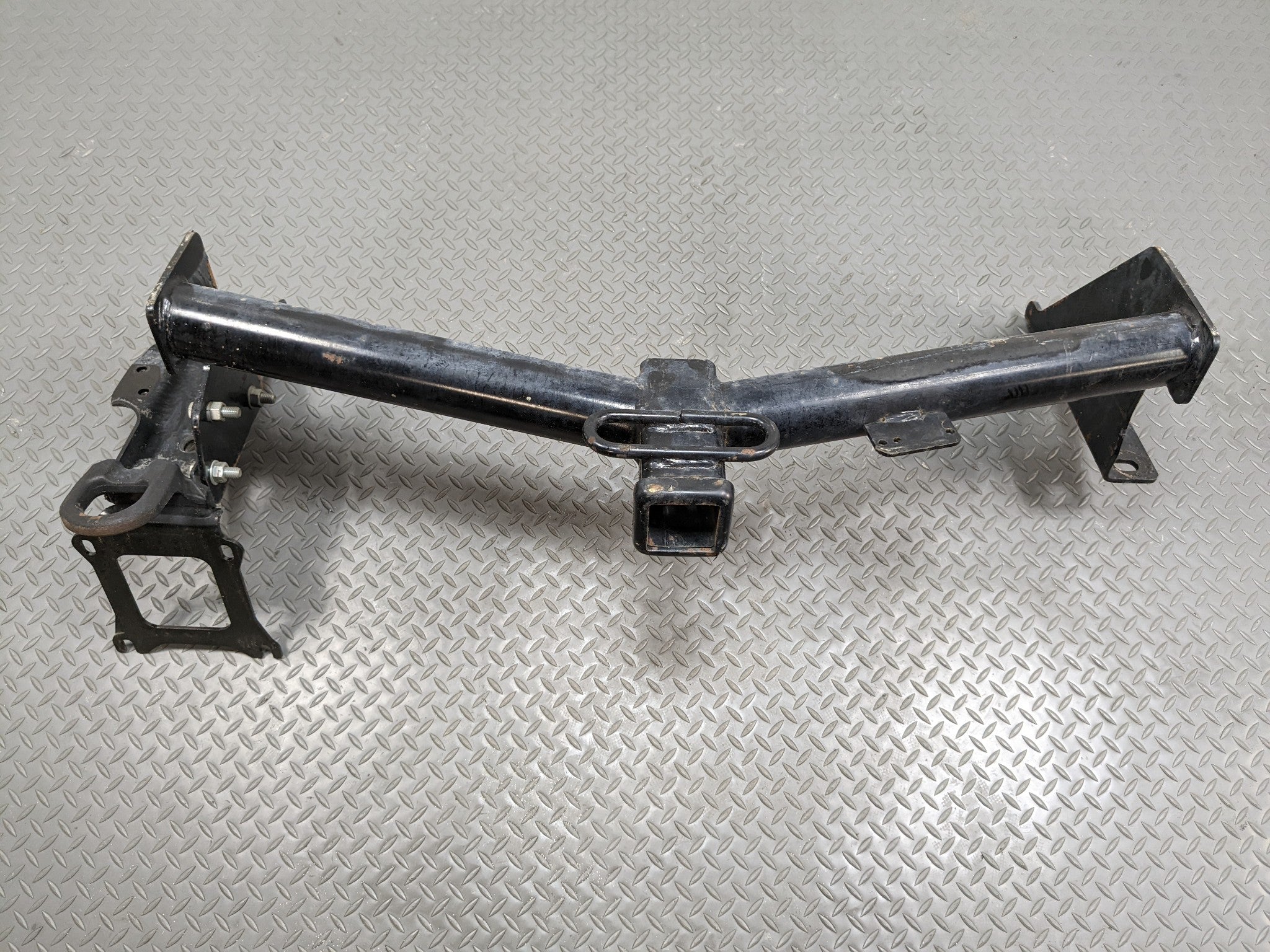 08 - 15 LAND ROVER LR2 OEM TOWING TRAILER HITCH BAR REAR BUMPER REINFORCEMENT