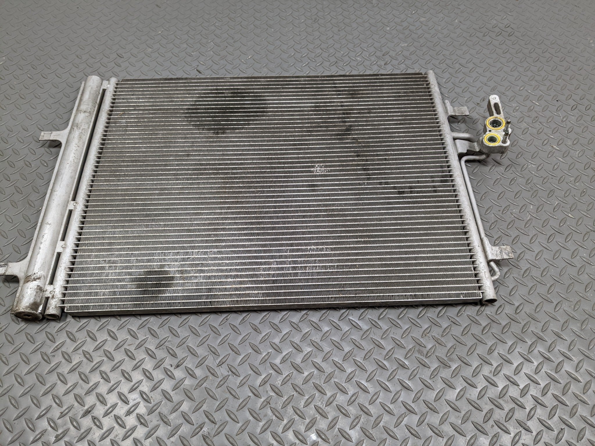 2008 - 2015 LAND ROVER LR2 OEM AC CONDENSER RADIATOR AIR CONDITIONING PANEL