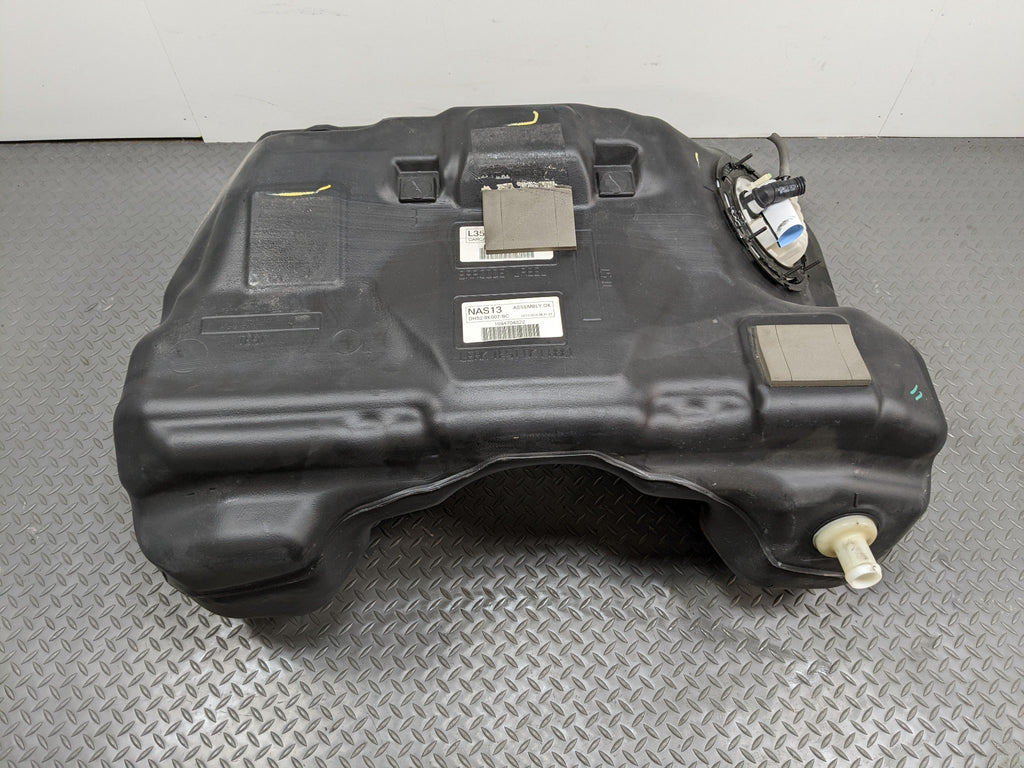 2008 - 2015 LAND ROVER LR2 OEM GASOLINE GAS FUEL TANK RESERVOIR ASSEMBLY