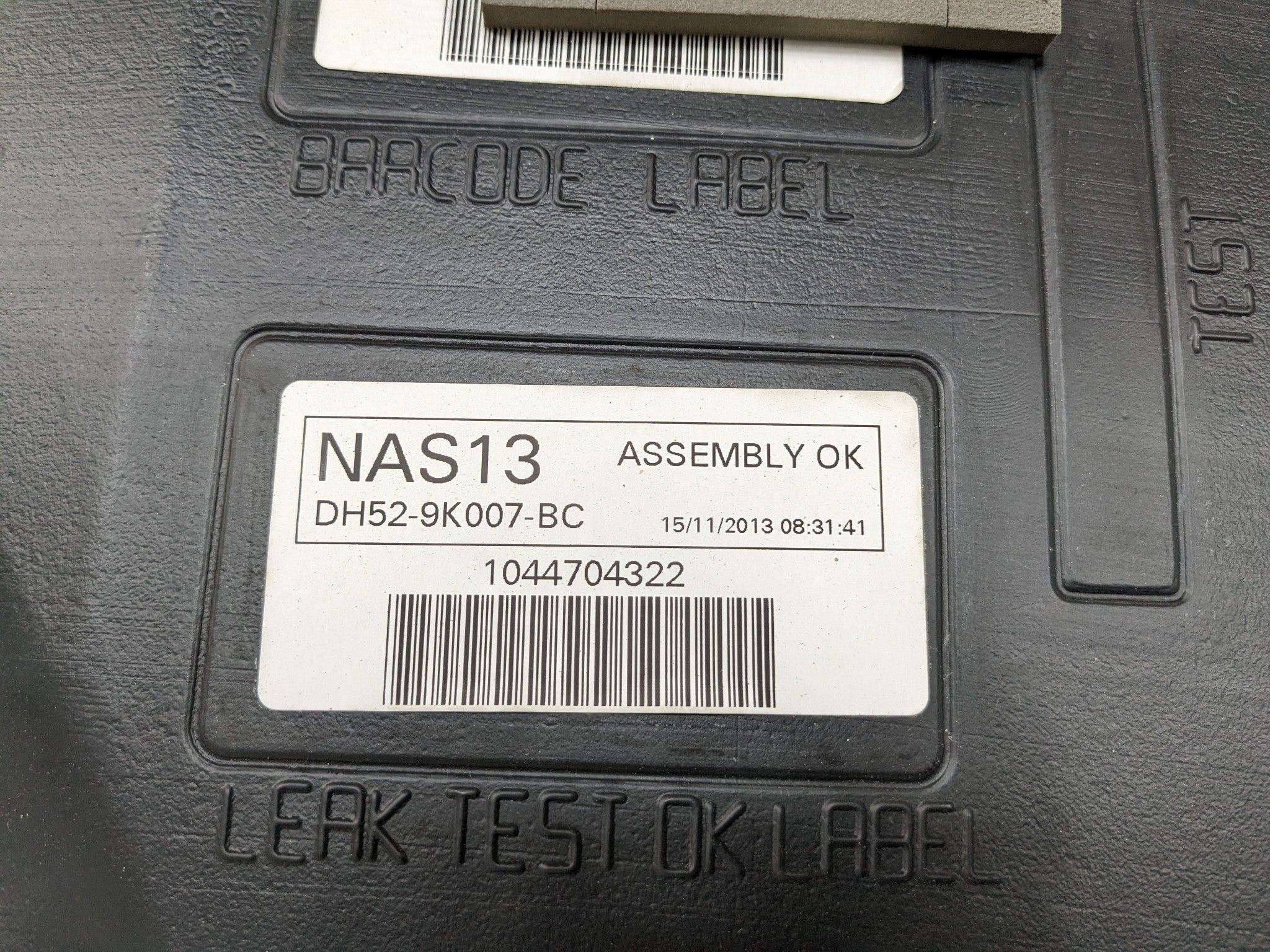 2008 - 2015 LAND ROVER LR2 OEM GASOLINE GAS FUEL TANK RESERVOIR ASSEMBLY