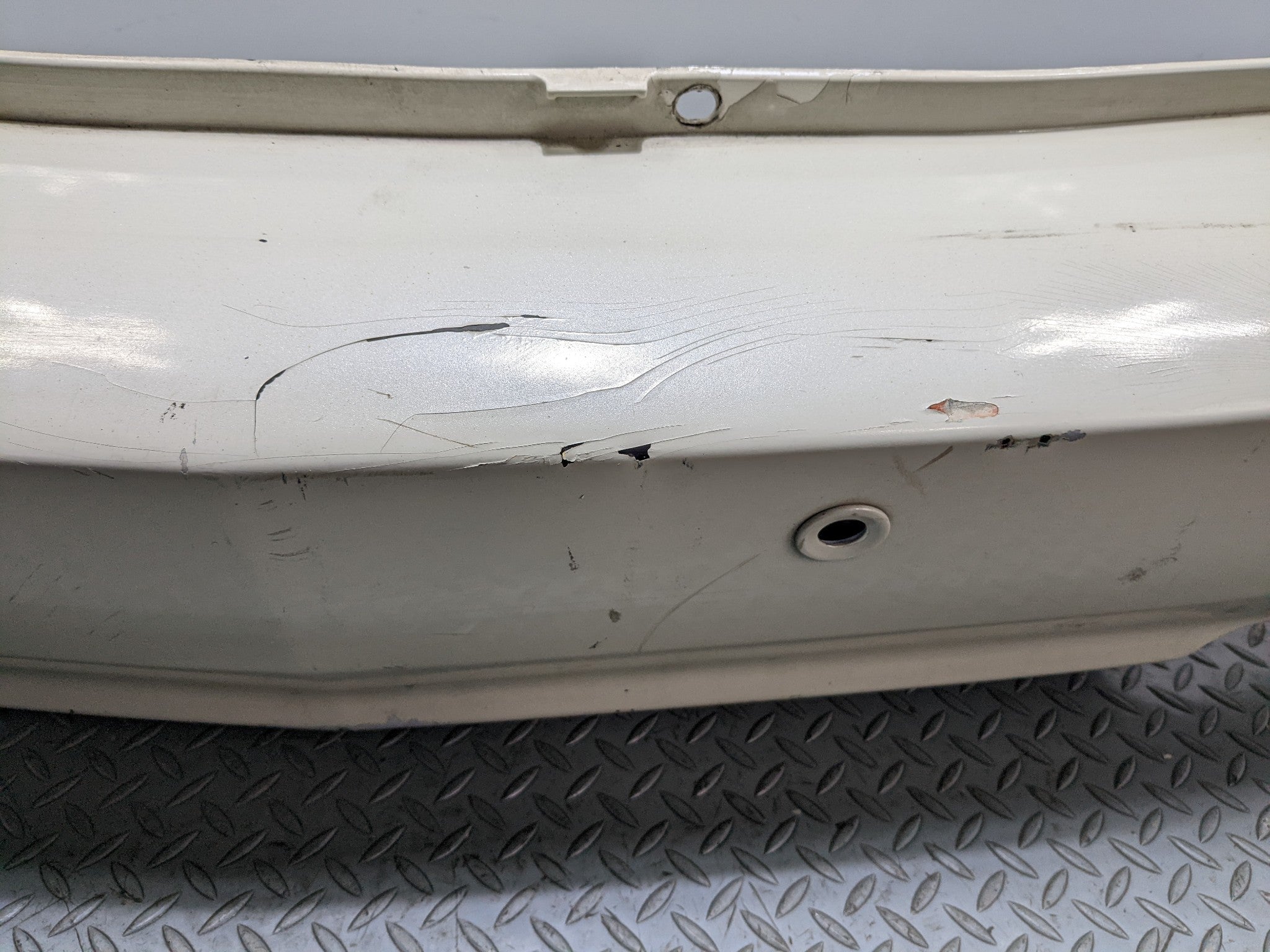 2004 - 2009 CADILLAC SRX OEM REAR BUMPER LOWER COVER PANEL WHITE DIAMOND PEARL